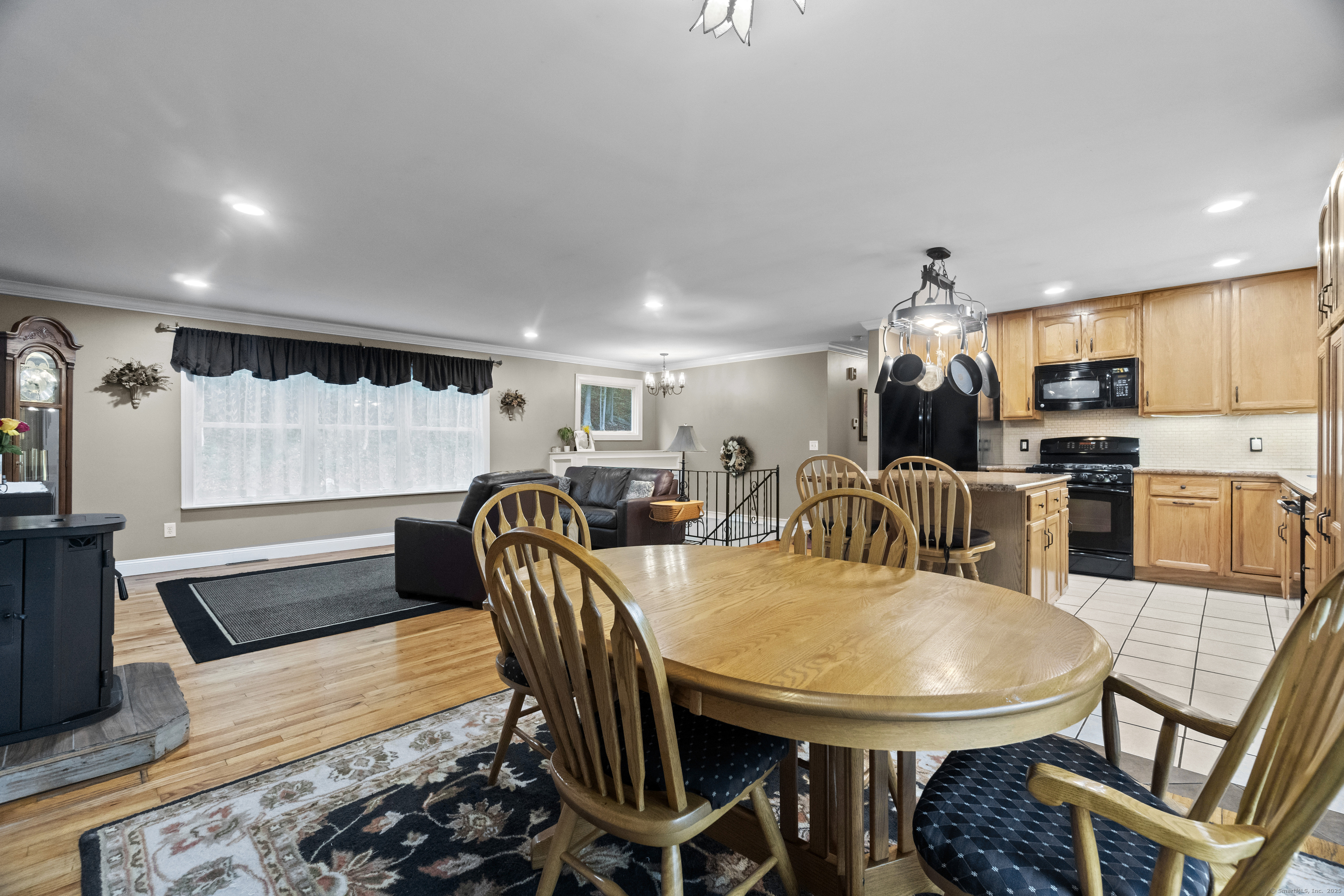 9 Terrace, Seymour, Connecticut 06483