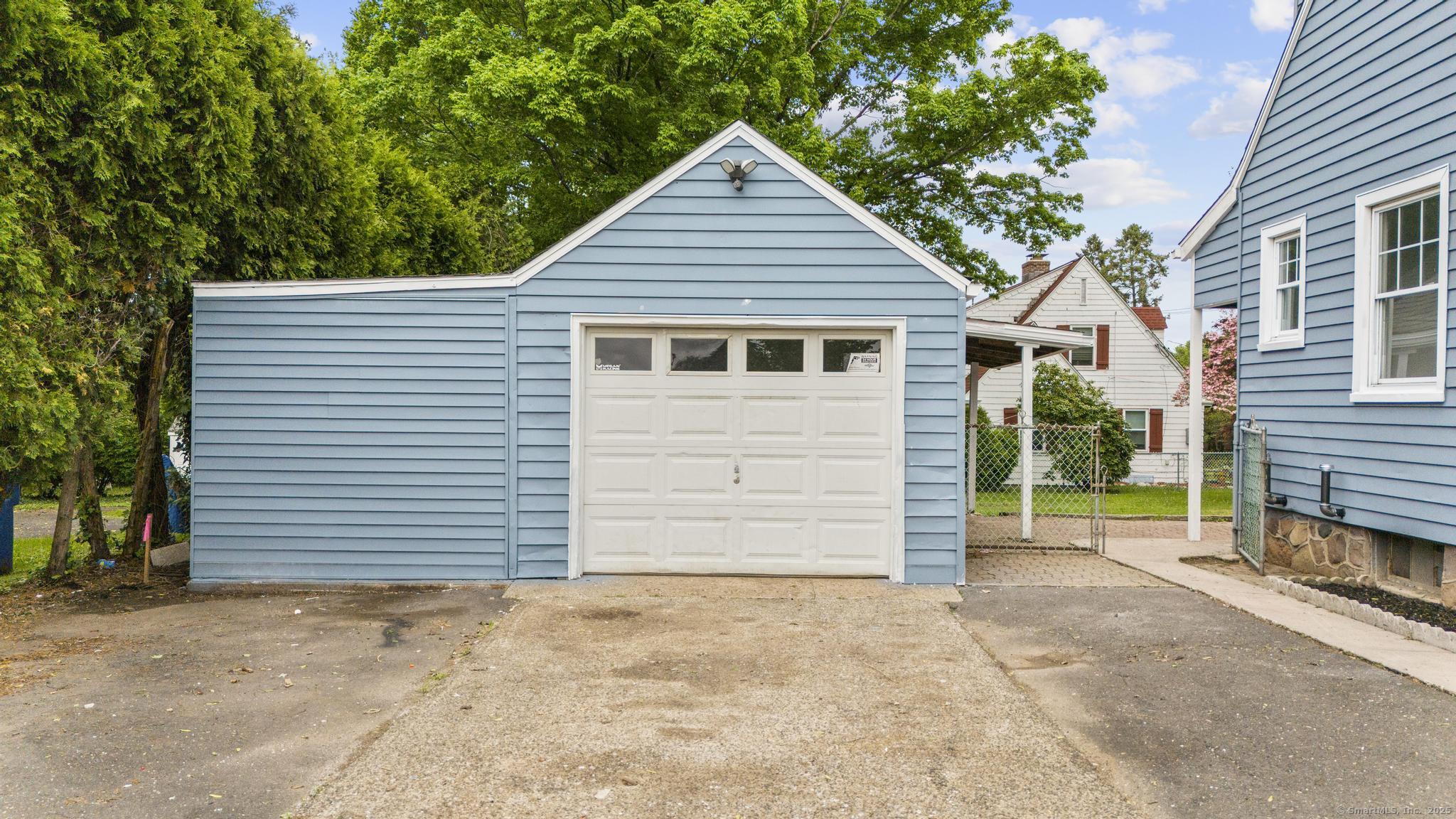 727 Pine, Bristol, 06010, 3 Bedrooms Bedrooms, ,1 BathroomBathrooms,Single Family For Sale,For Sale,Pine,24095223