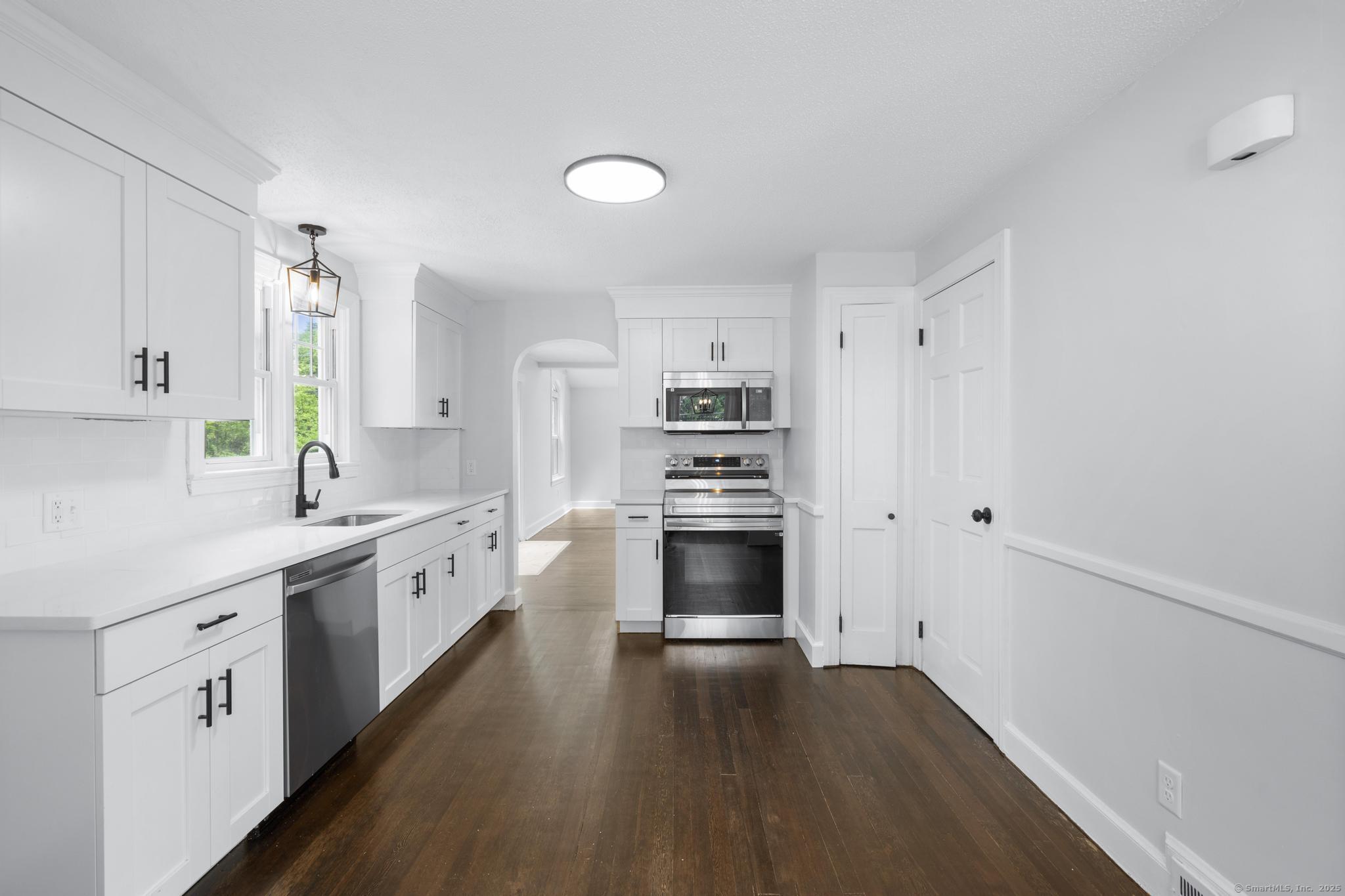 727 Pine, Bristol, 06010, 3 Bedrooms Bedrooms, ,1 BathroomBathrooms,Single Family For Sale,For Sale,Pine,24095223