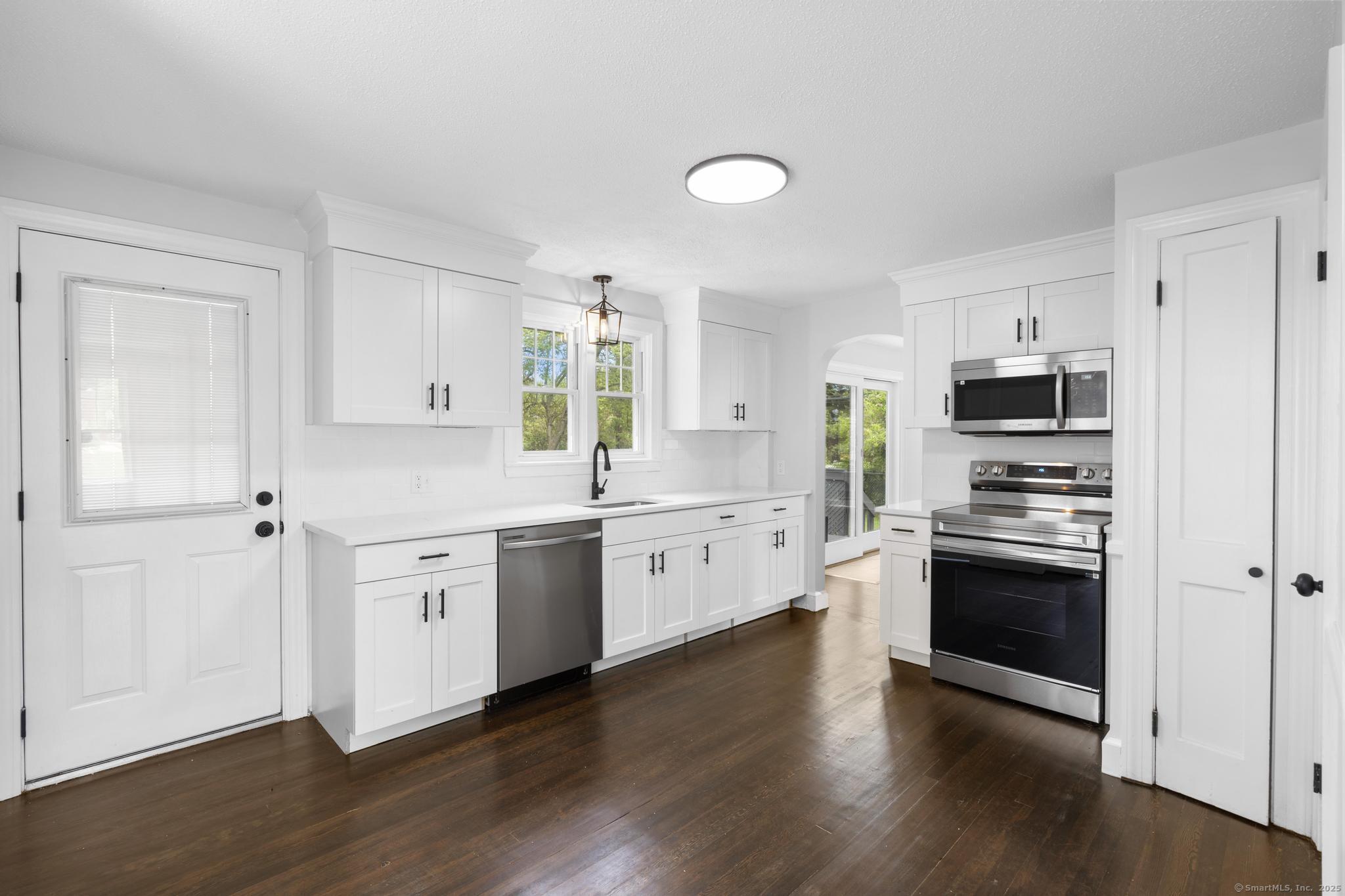 727 Pine, Bristol, 06010, 3 Bedrooms Bedrooms, ,1 BathroomBathrooms,Single Family For Sale,For Sale,Pine,24095223