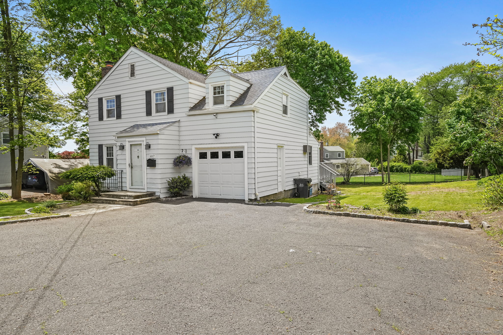 5017 Main, Trumbull, Connecticut 06611