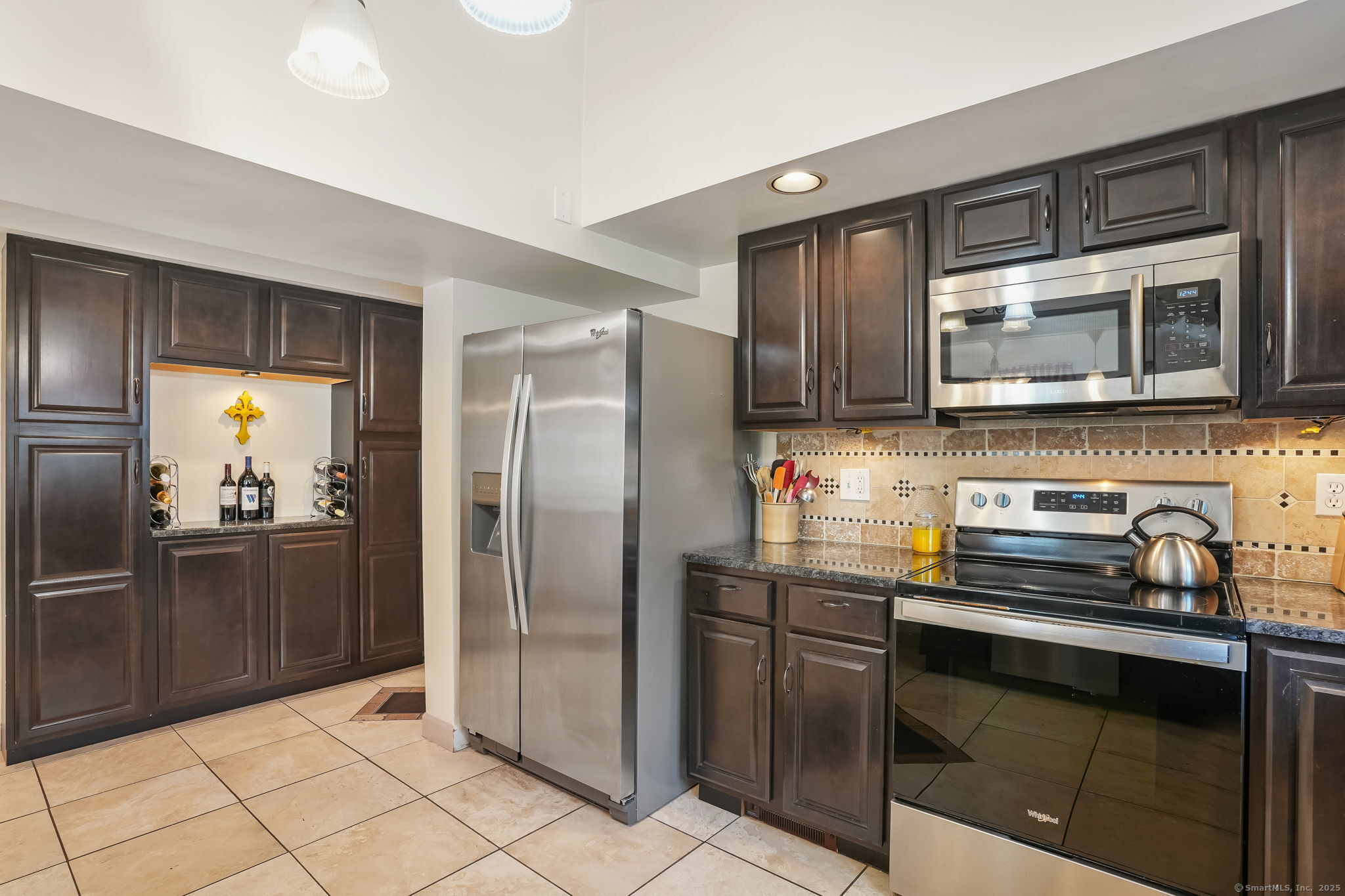 5017 Main, Trumbull, Connecticut 06611