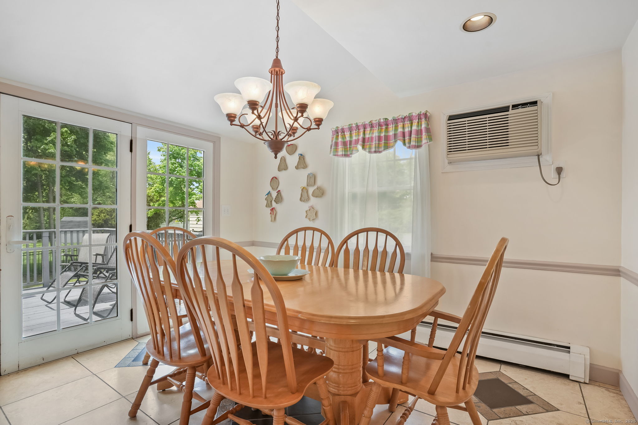 5017 Main, Trumbull, Connecticut 06611