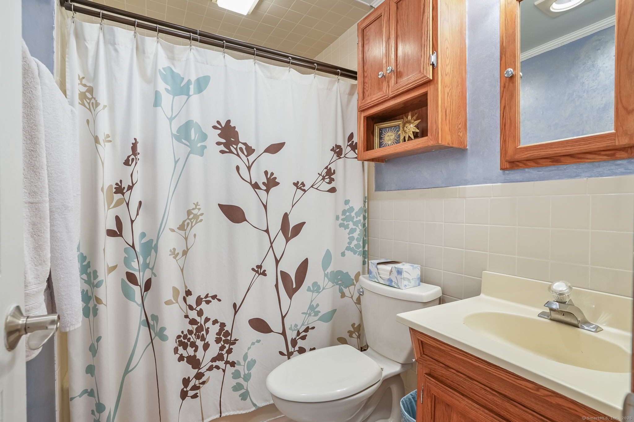 5017 Main, Trumbull, Connecticut 06611