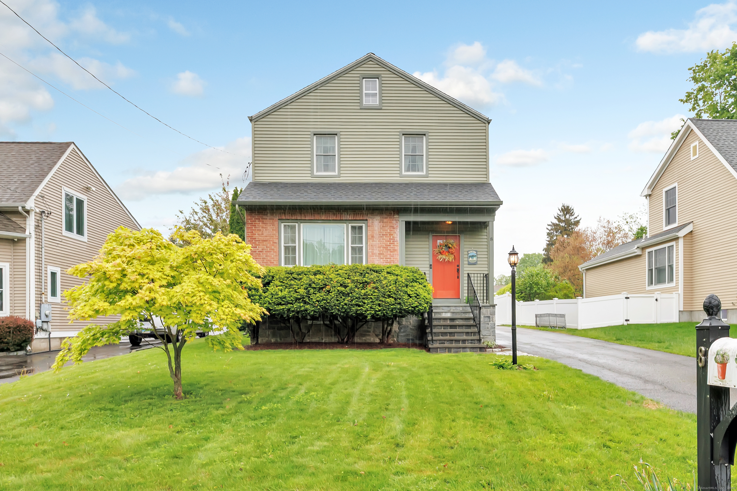 8 Thomas, Trumbull, Connecticut 06611