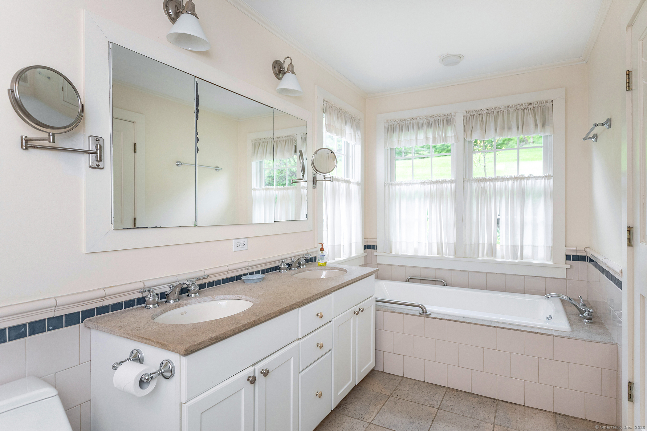 341 Housatonic River RD, Salisbury, Connecticut 06068