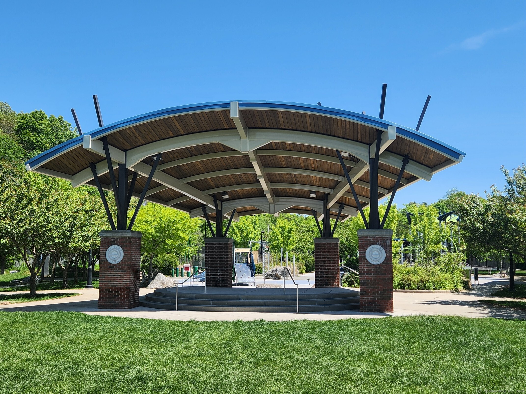 523 Newhall, Hamden, Connecticut 06517