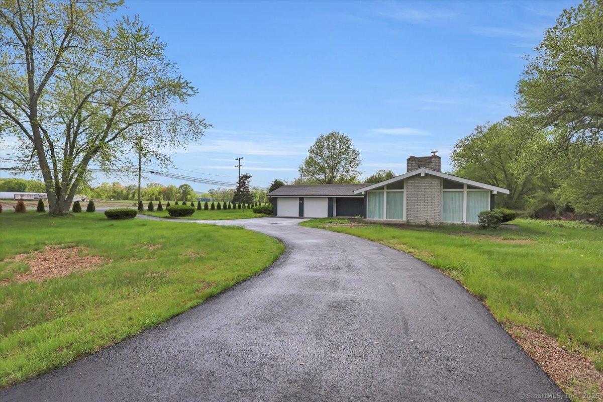 1813 Peck, Cheshire, Connecticut 06410