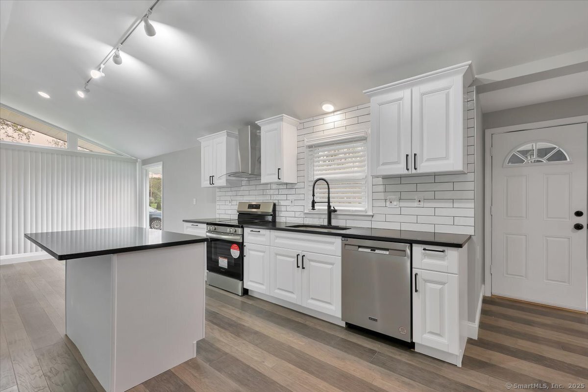 1813 Peck, Cheshire, Connecticut 06410