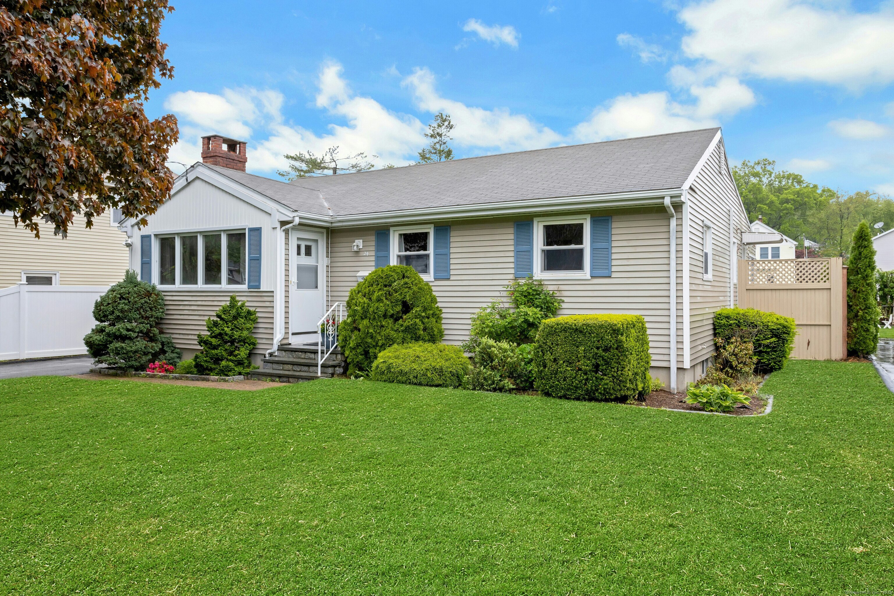 24 Newfield, Stamford, Connecticut 06905