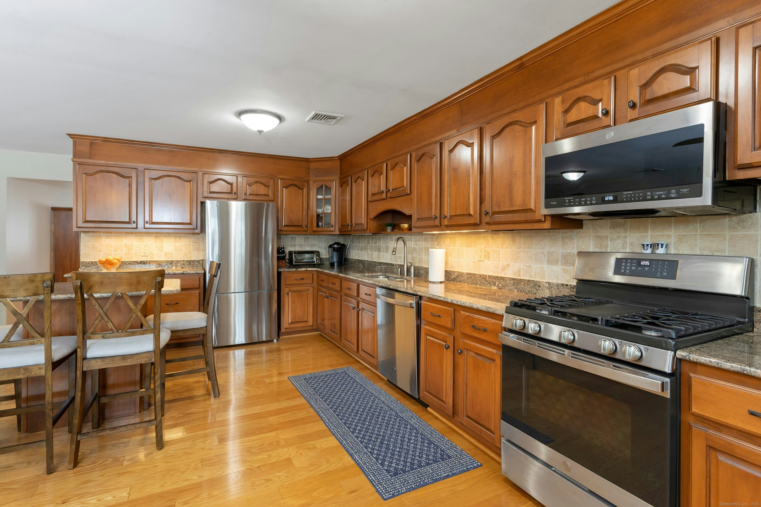 24 Newfield, Stamford, Connecticut 06905