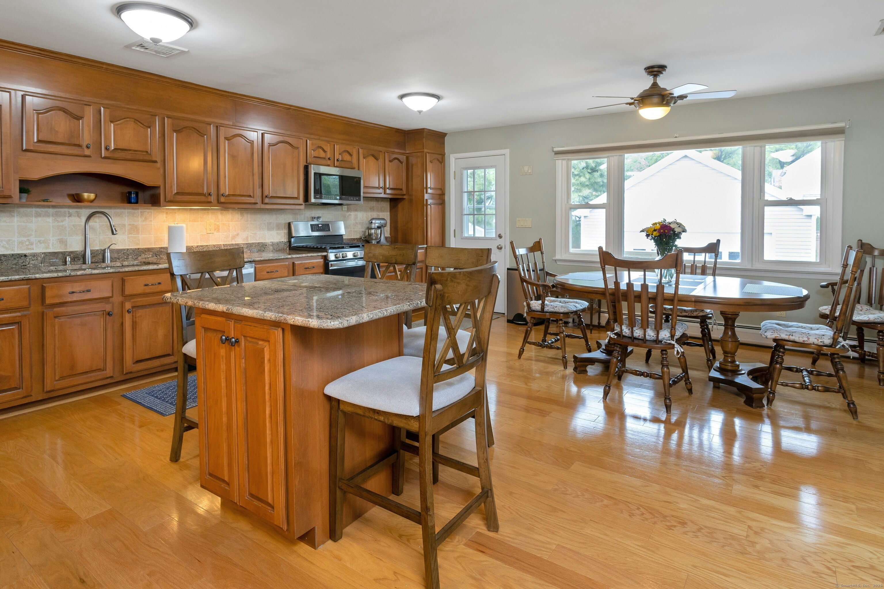 24 Newfield, Stamford, Connecticut 06905