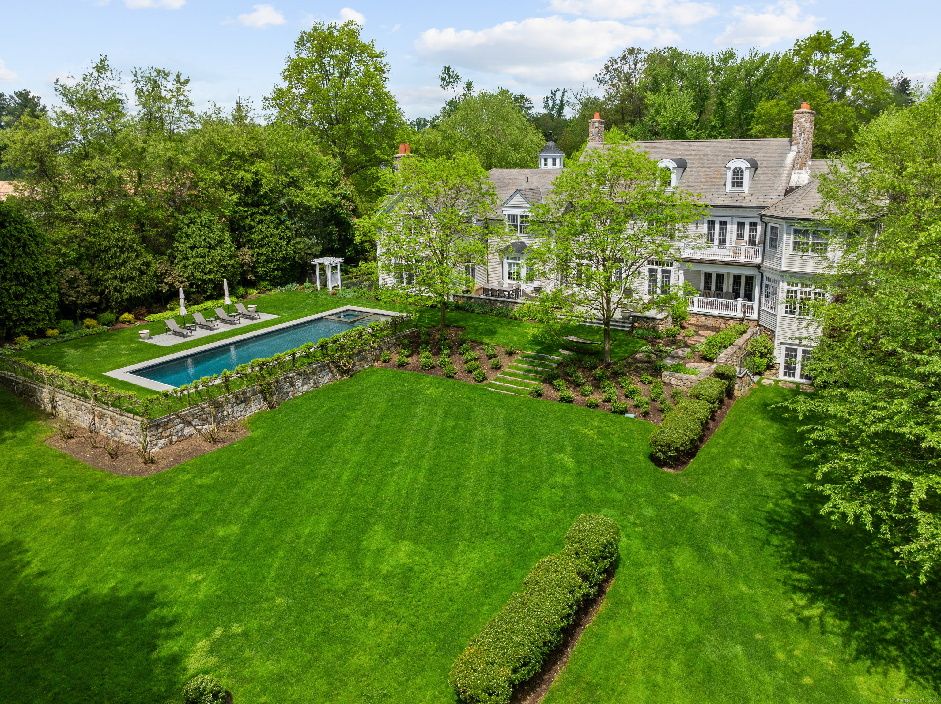 68 Woods End, New Canaan, Connecticut 06840