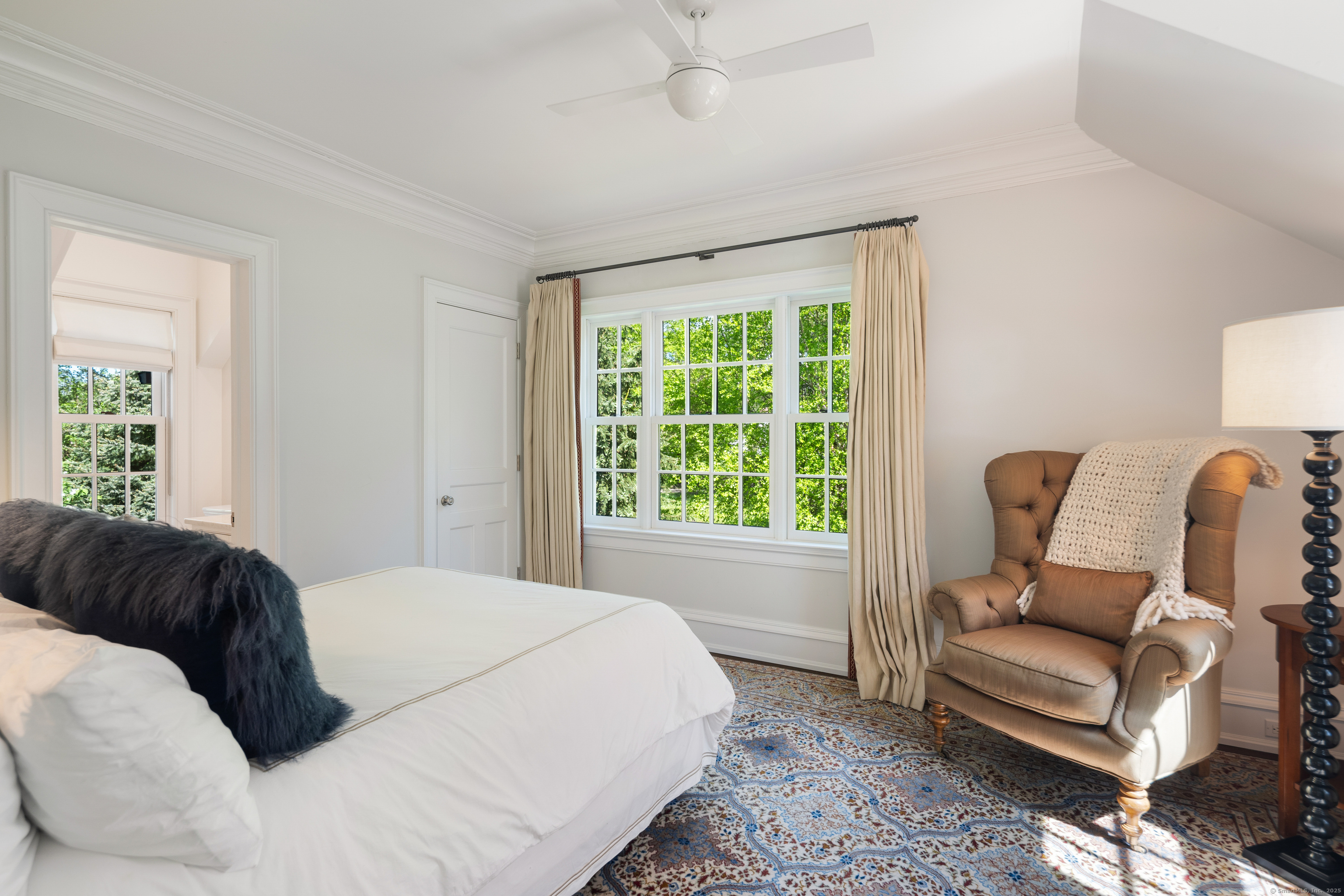 68 Woods End, New Canaan, Connecticut 06840