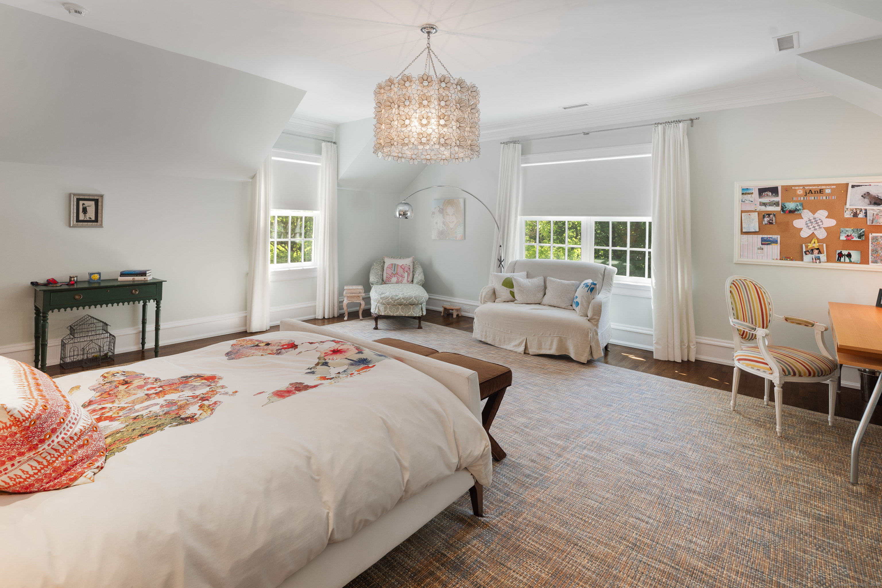 68 Woods End, New Canaan, Connecticut 06840