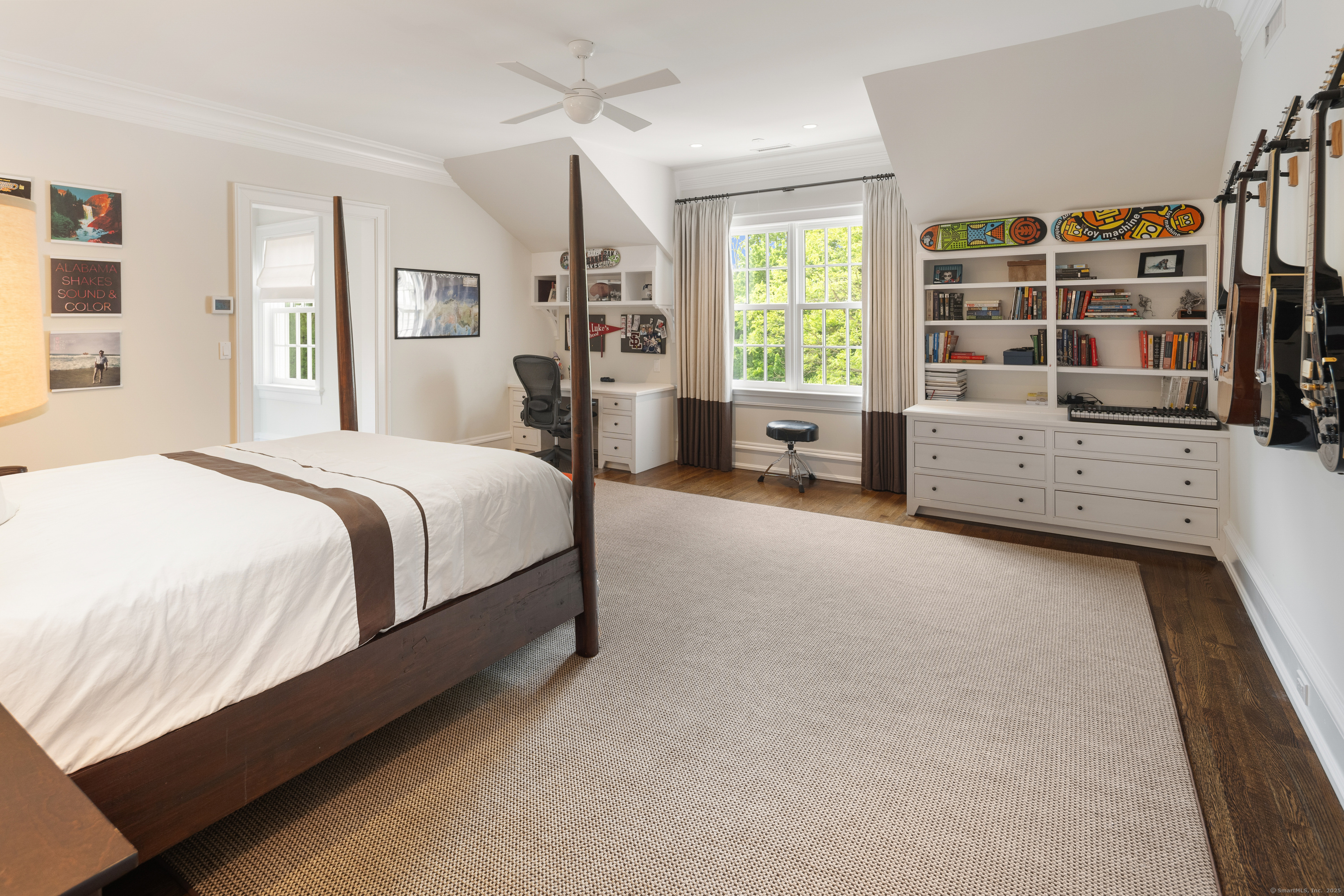 68 Woods End, New Canaan, Connecticut 06840