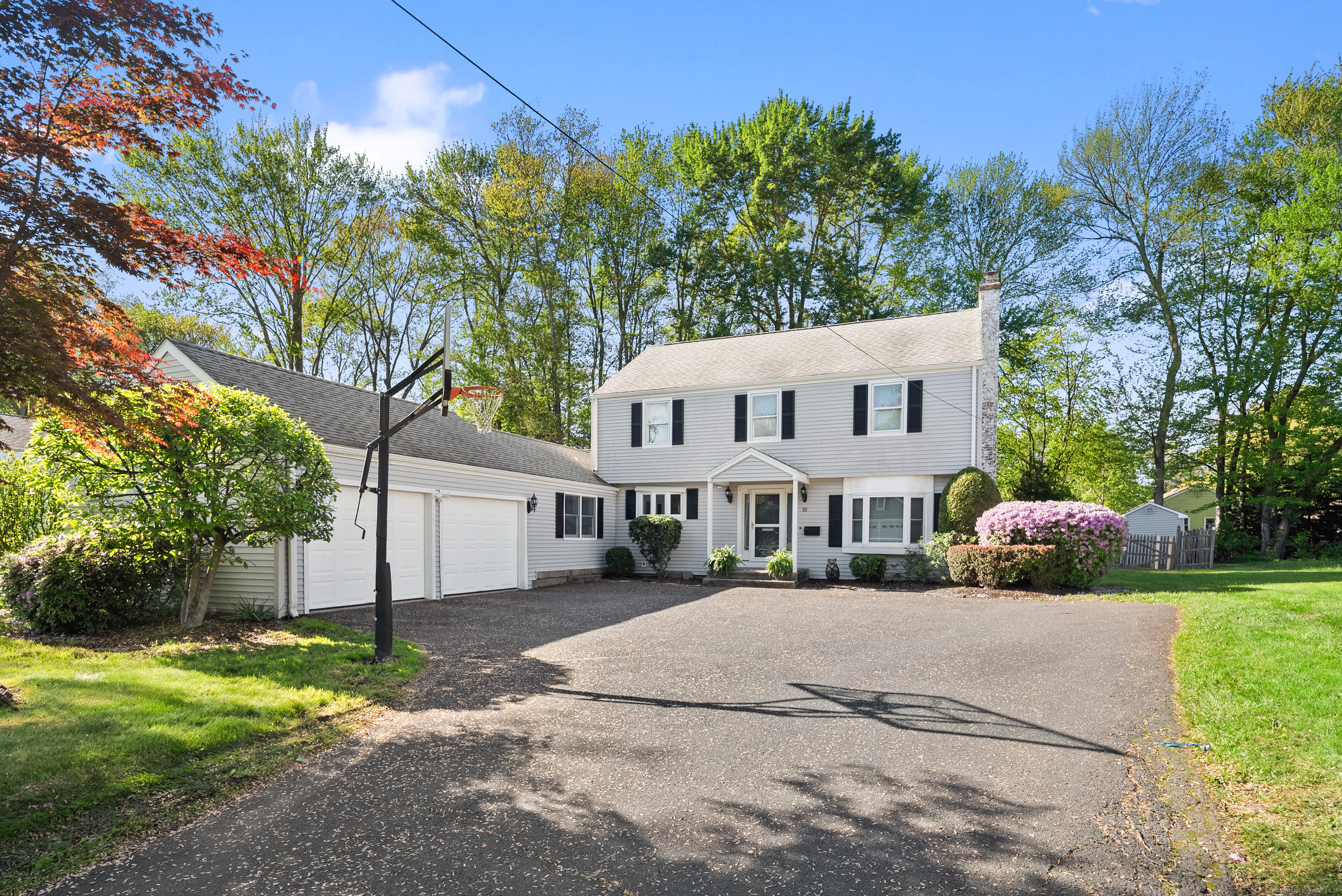 52 Magnolia Hill West Hartford CT