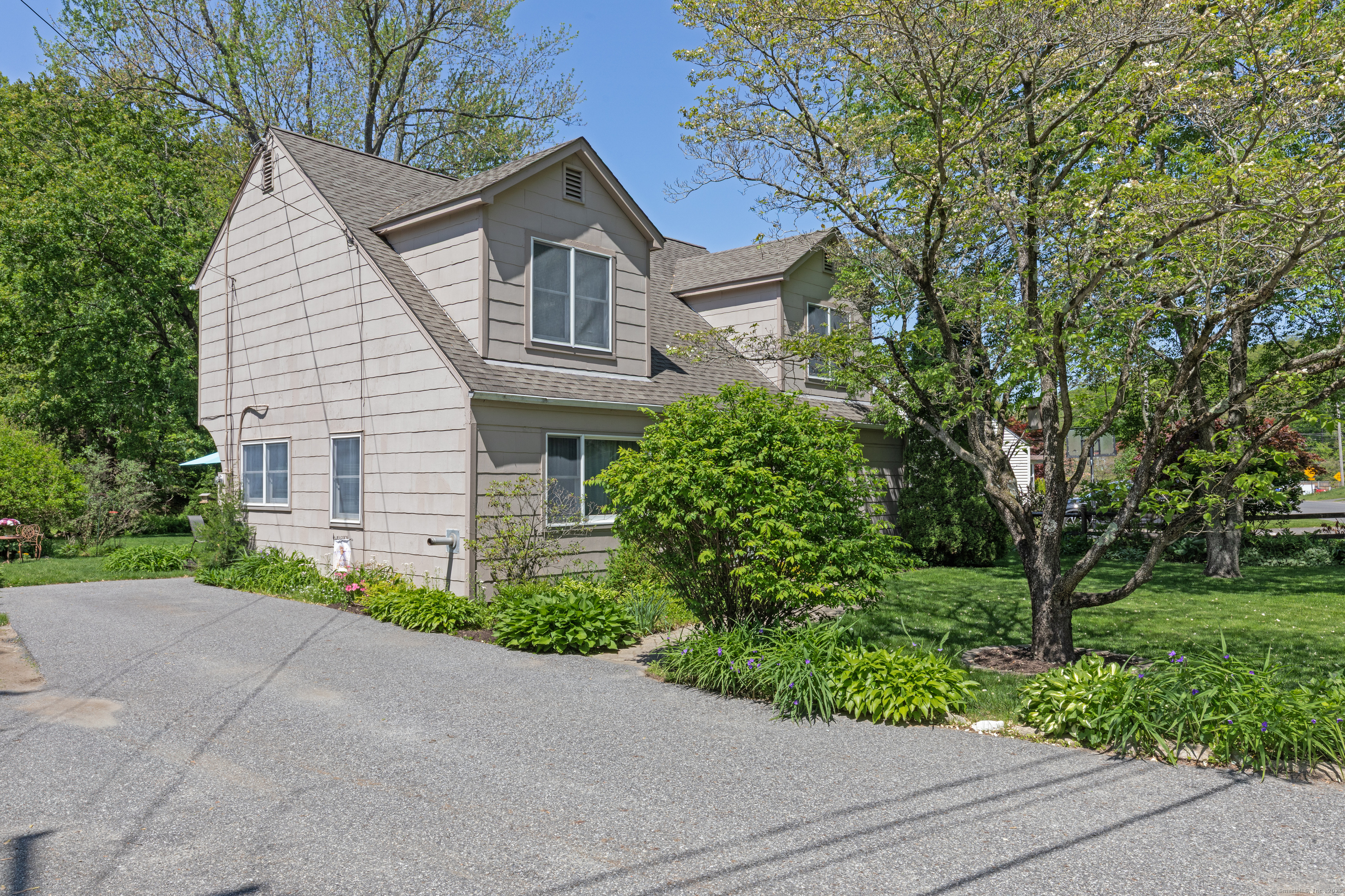 21 Bethpage, Bethel, Connecticut 06801