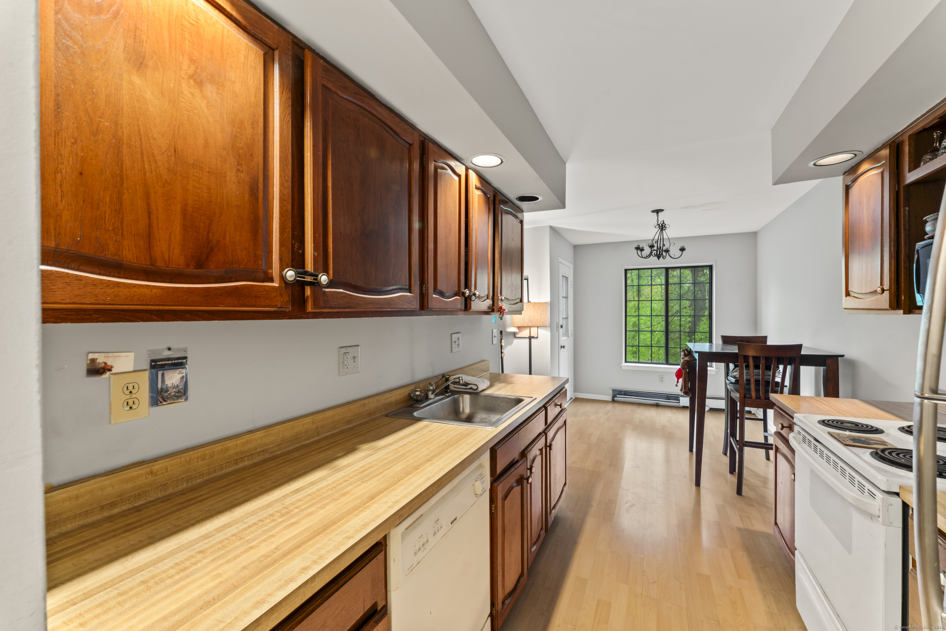 2 Essex, Brookfield, Connecticut 06804