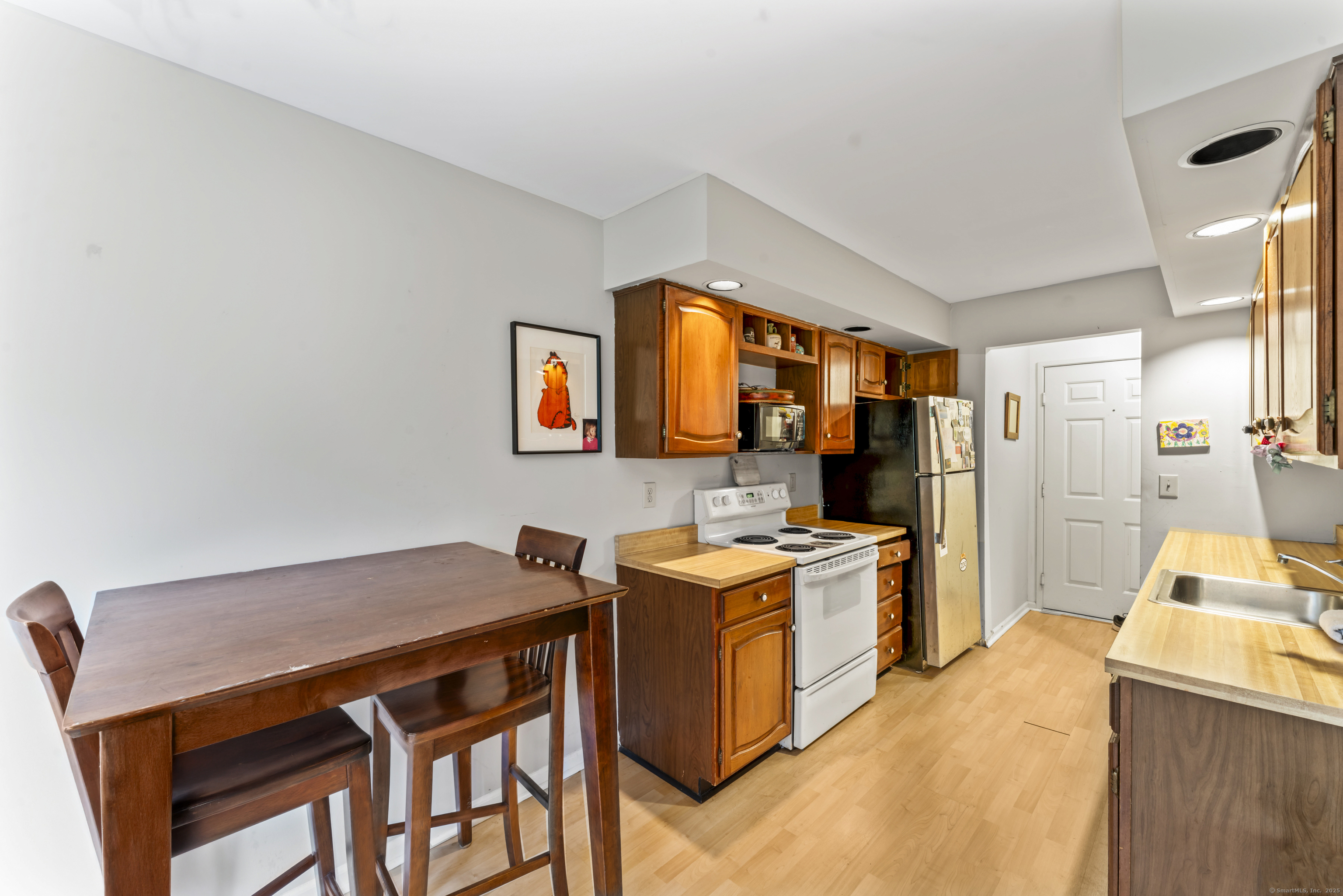 2 Essex, Brookfield, Connecticut 06804
