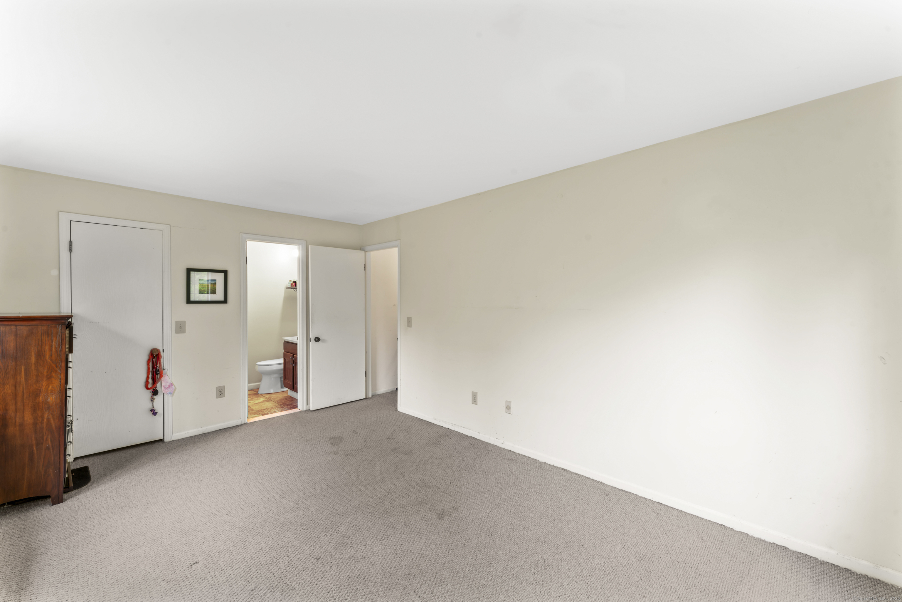 2 Essex, Brookfield, Connecticut 06804