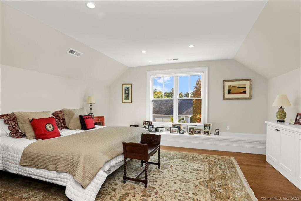 5 Oakleigh, Norwalk, Connecticut 06853