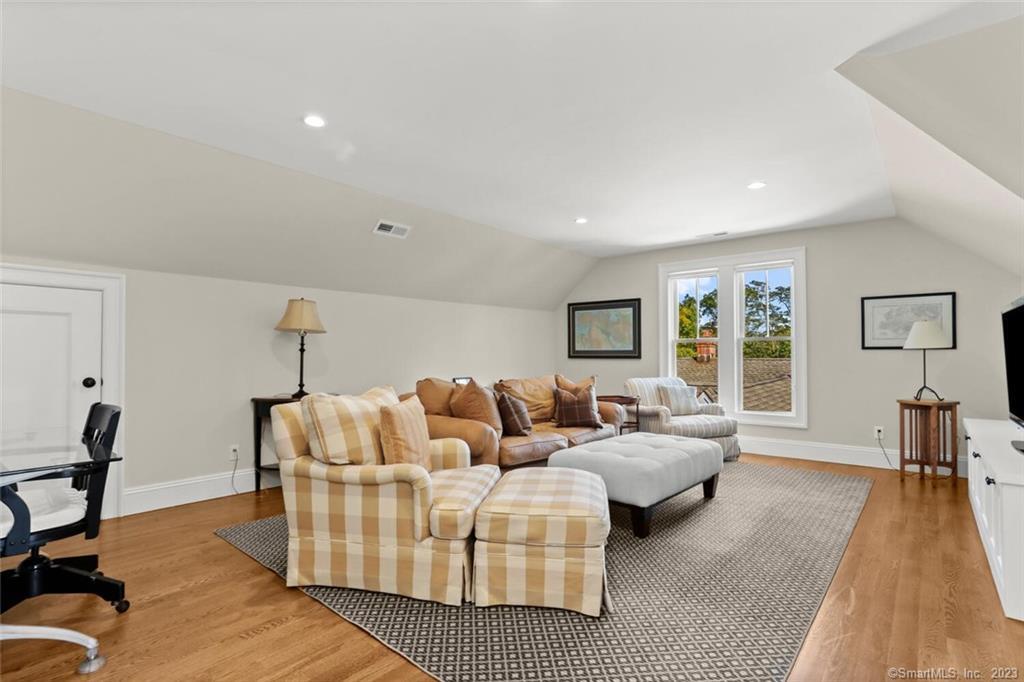 5 Oakleigh, Norwalk, Connecticut 06853