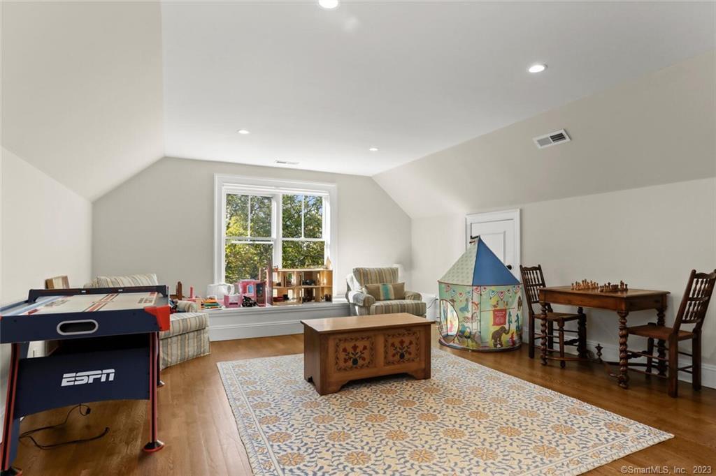 5 Oakleigh, Norwalk, Connecticut 06853