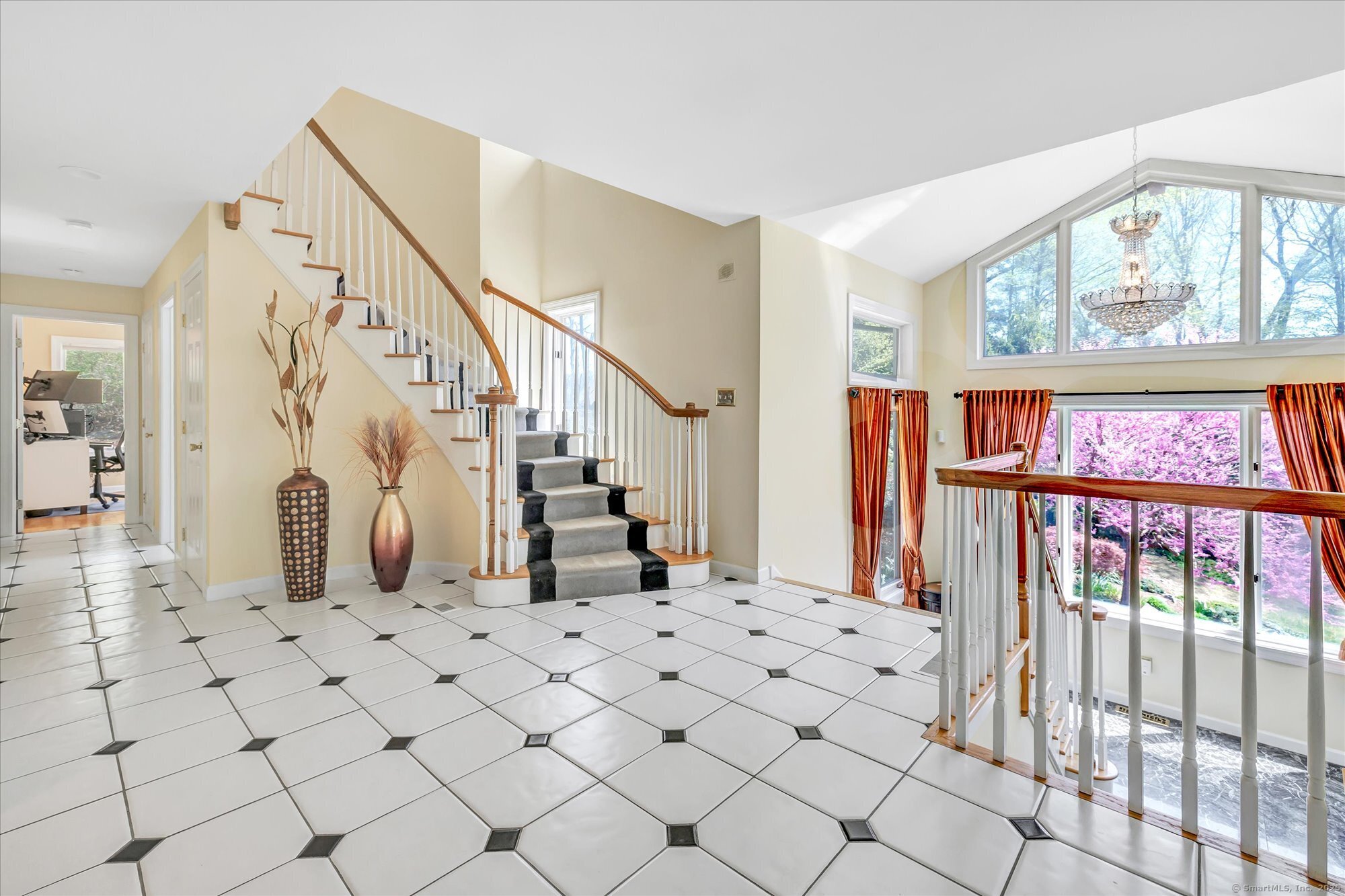 81 Georges, Monroe, Connecticut 06468