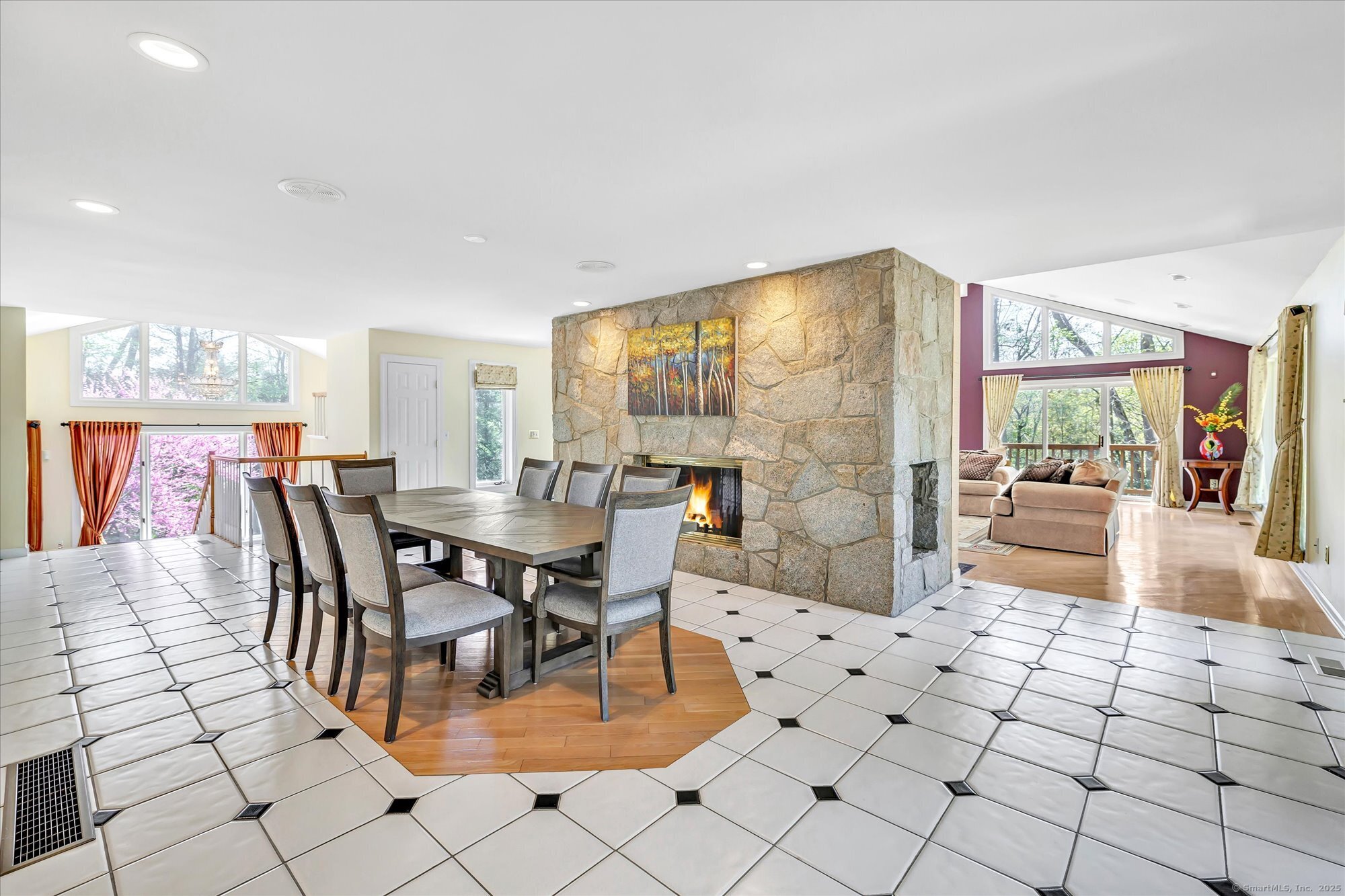 81 Georges, Monroe, Connecticut 06468