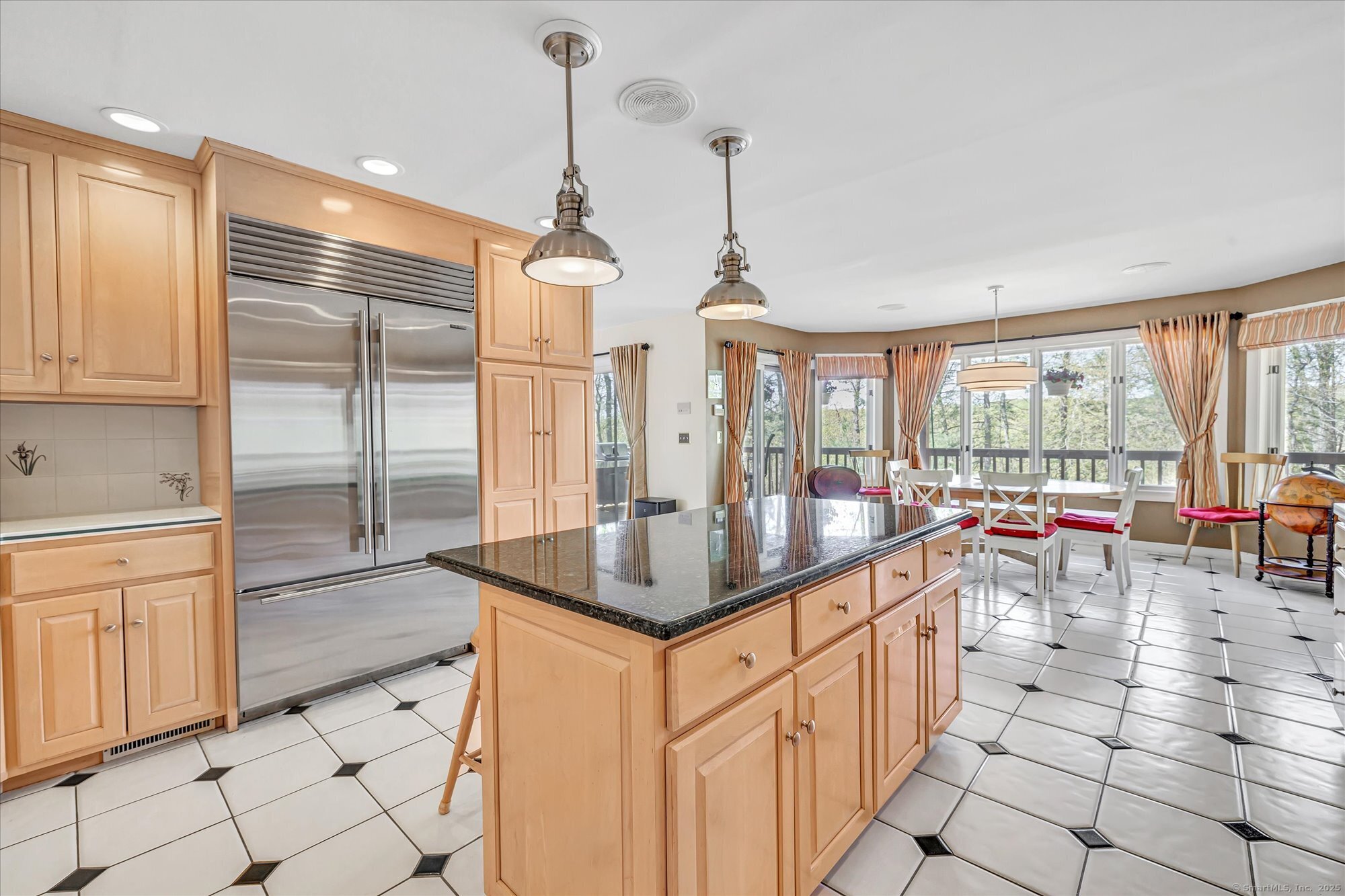 81 Georges, Monroe, Connecticut 06468
