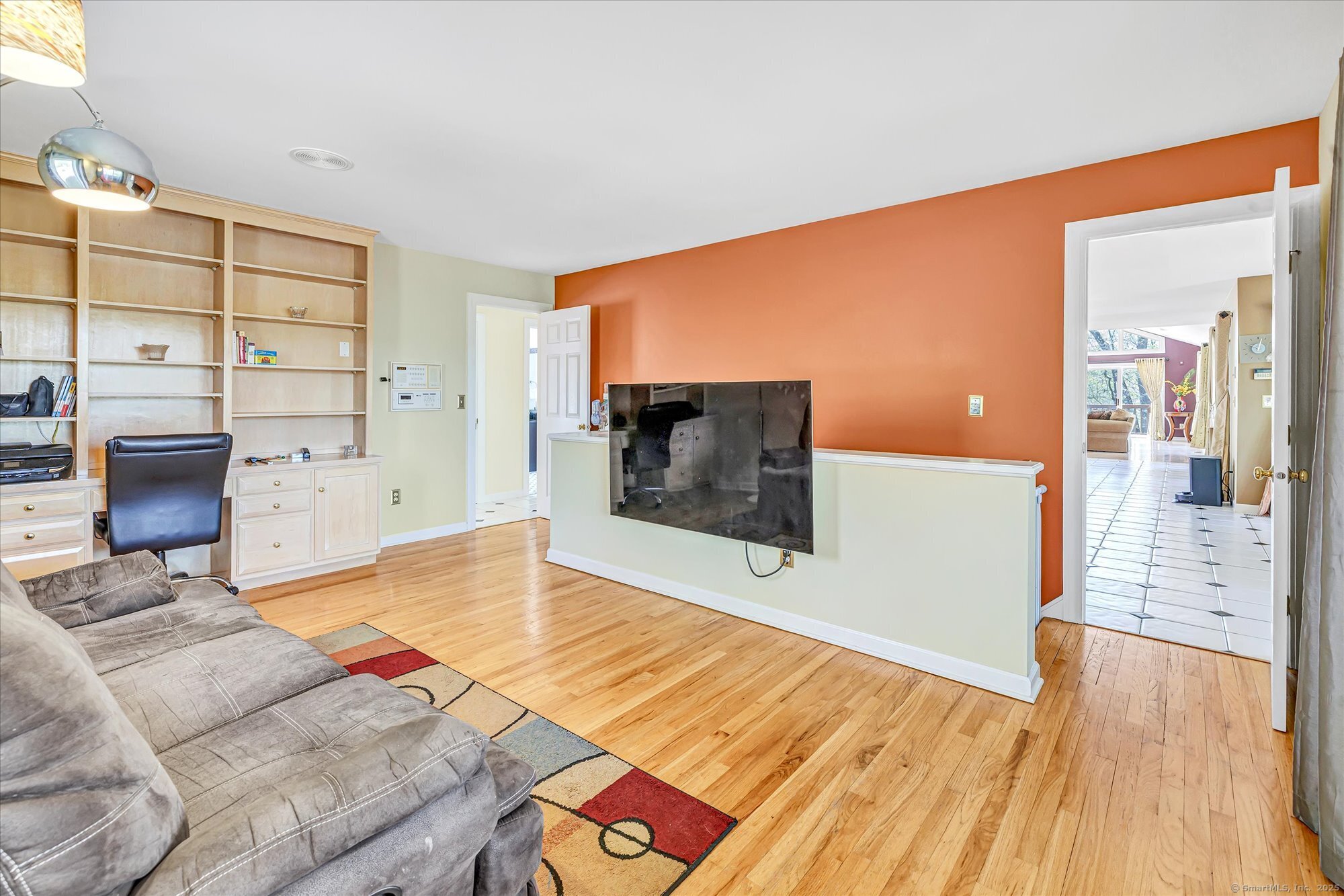 81 Georges, Monroe, Connecticut 06468