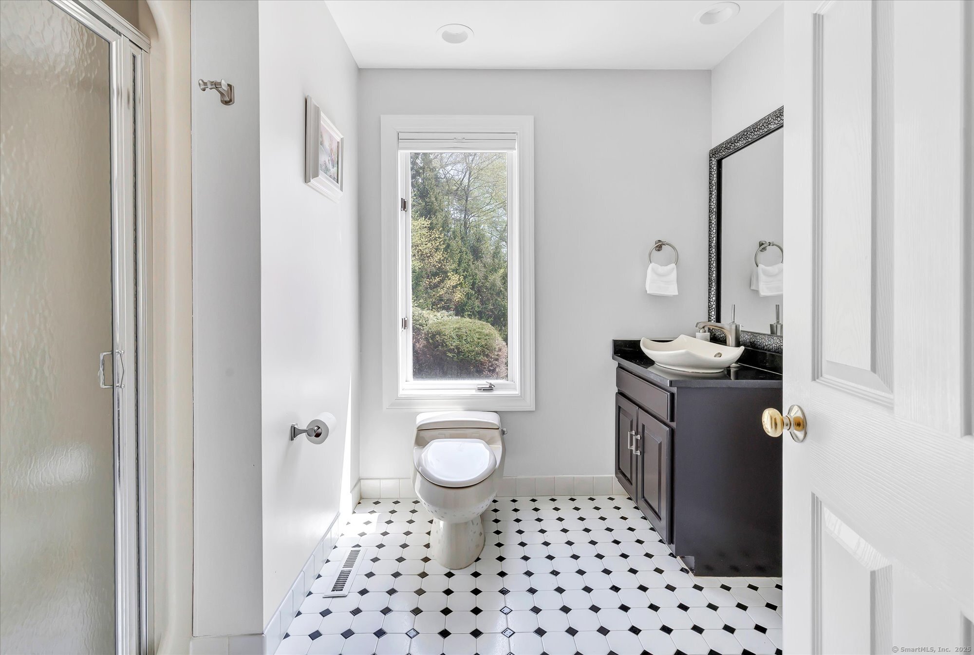 81 Georges, Monroe, Connecticut 06468