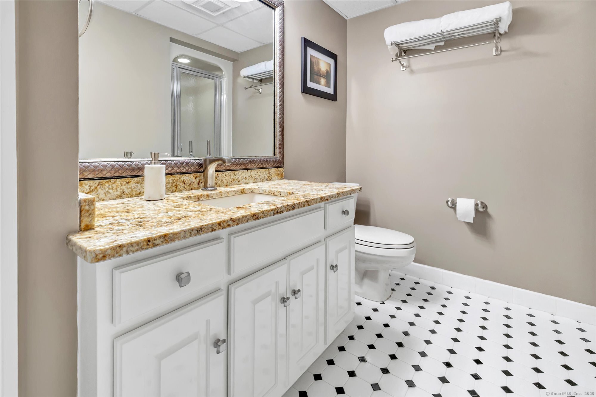 81 Georges, Monroe, Connecticut 06468
