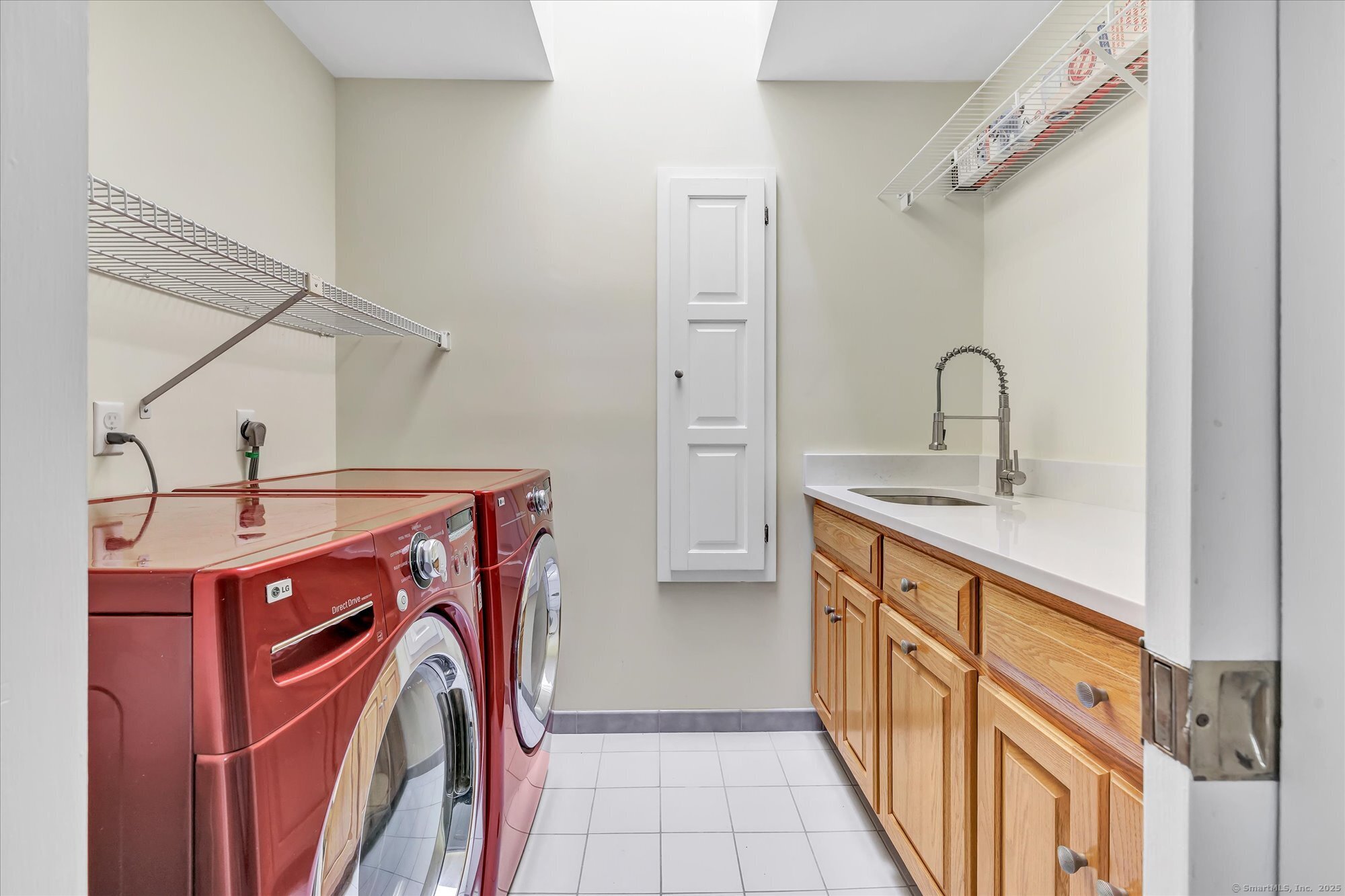 81 Georges, Monroe, Connecticut 06468