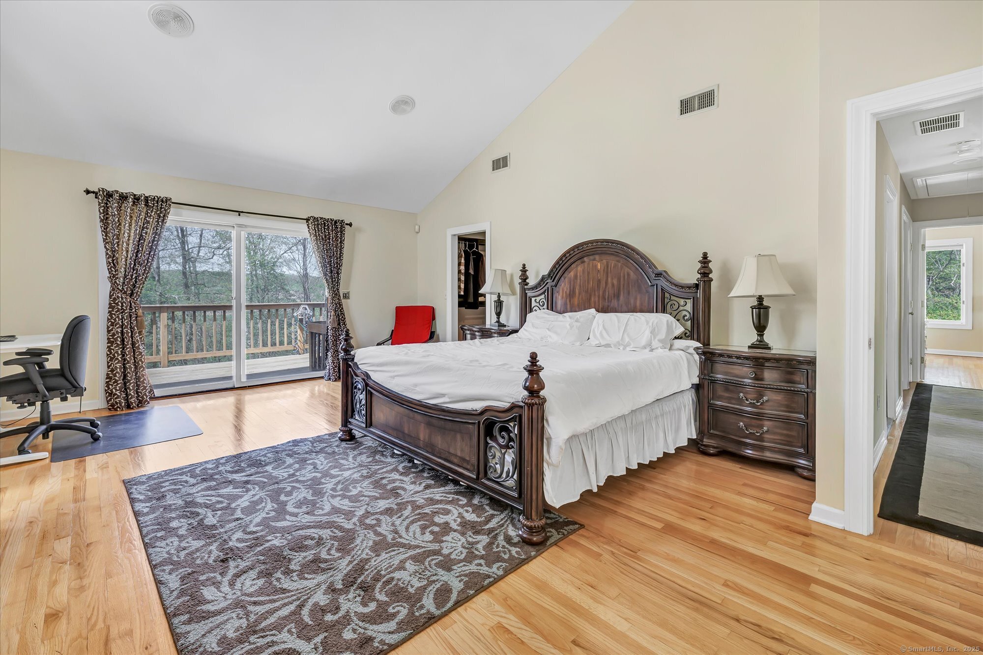 81 Georges, Monroe, Connecticut 06468