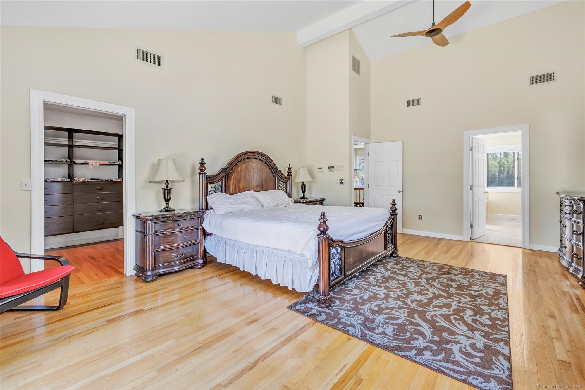 81 Georges, Monroe, Connecticut 06468