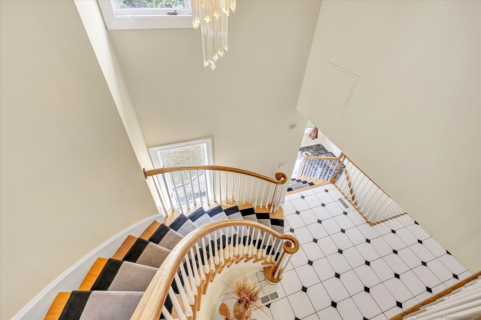 81 Georges, Monroe, Connecticut 06468