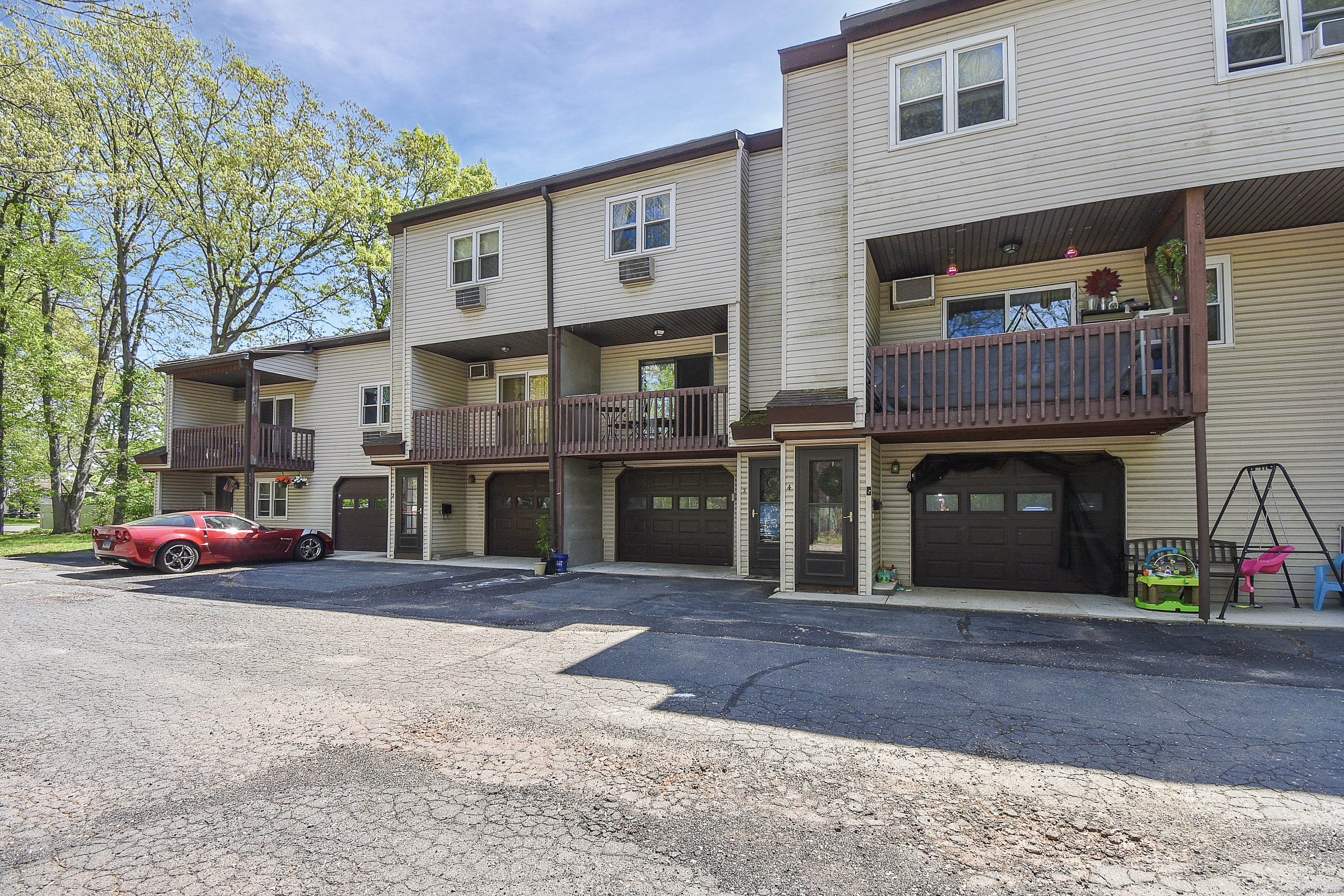23 Hart Place Plainville CT