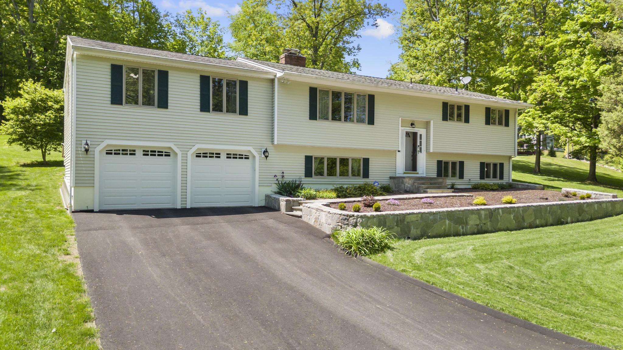 57 Old Litchfield, Oxford, Connecticut 06478