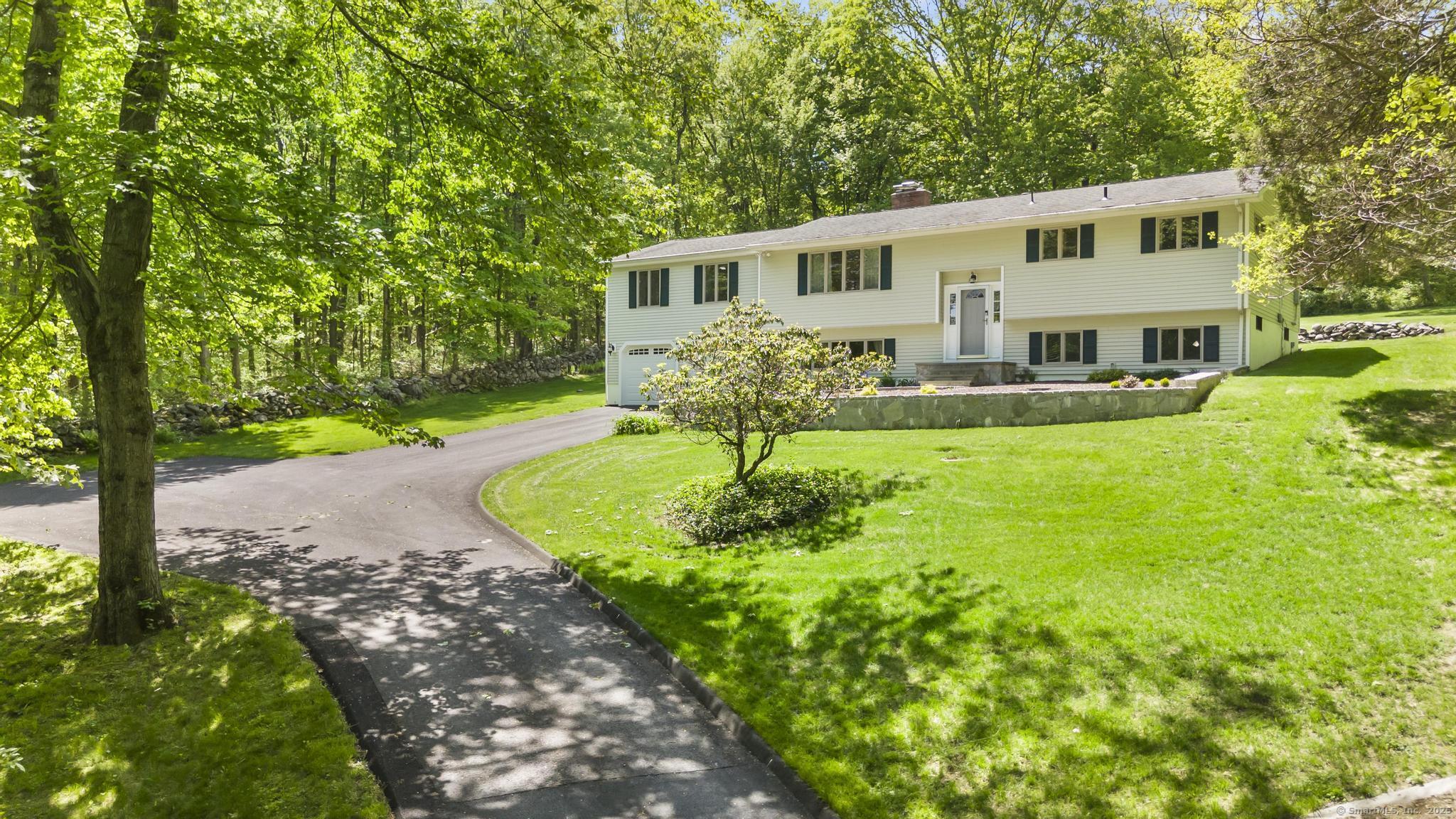 57 Old Litchfield, Oxford, Connecticut 06478
