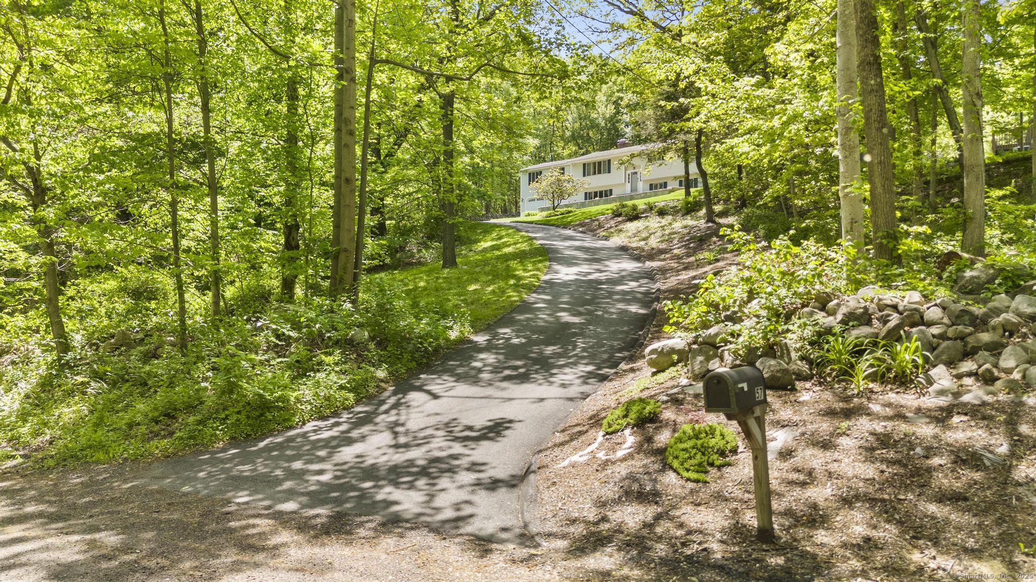57 Old Litchfield, Oxford, Connecticut 06478