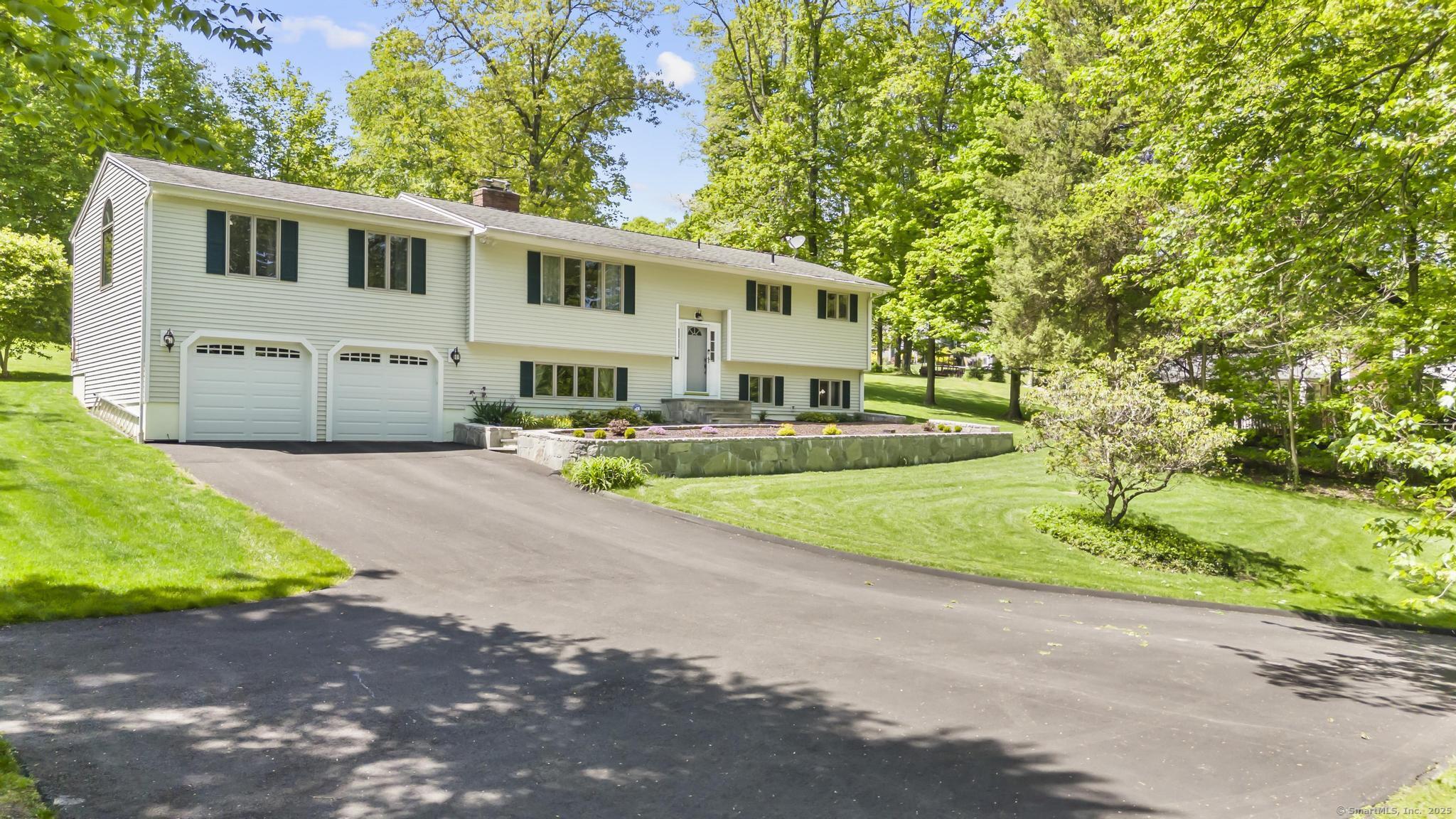 57 Old Litchfield, Oxford, Connecticut 06478