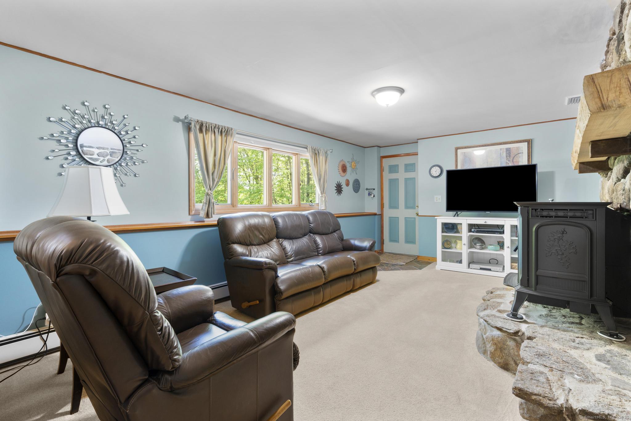 57 Old Litchfield, Oxford, Connecticut 06478