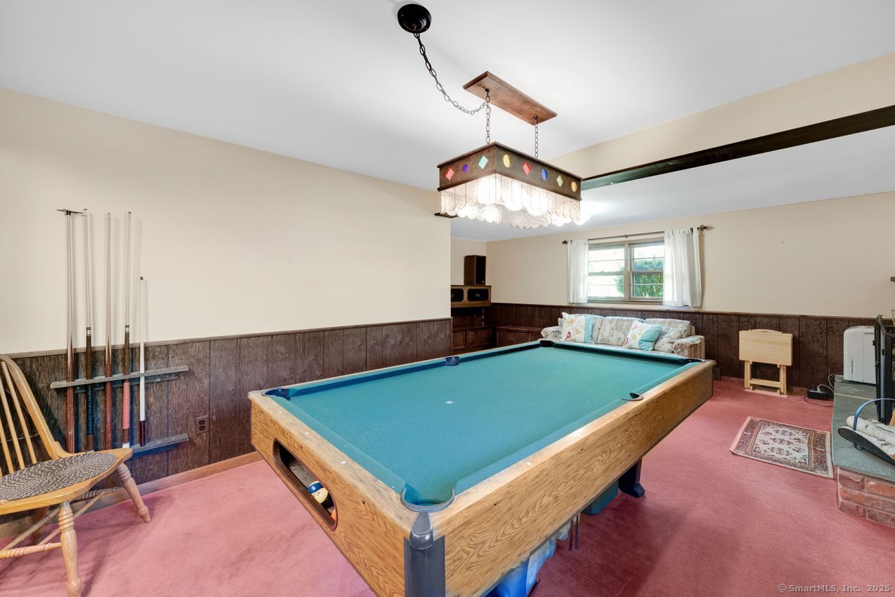 97 Great Ring, Newtown, Connecticut 06482