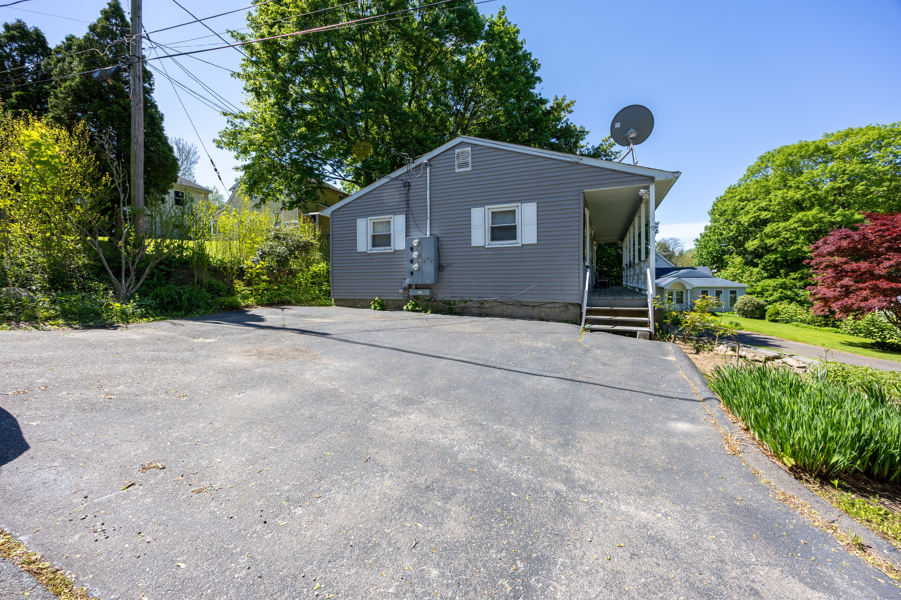 51 Sunbeam, Waterbury, Connecticut 06705