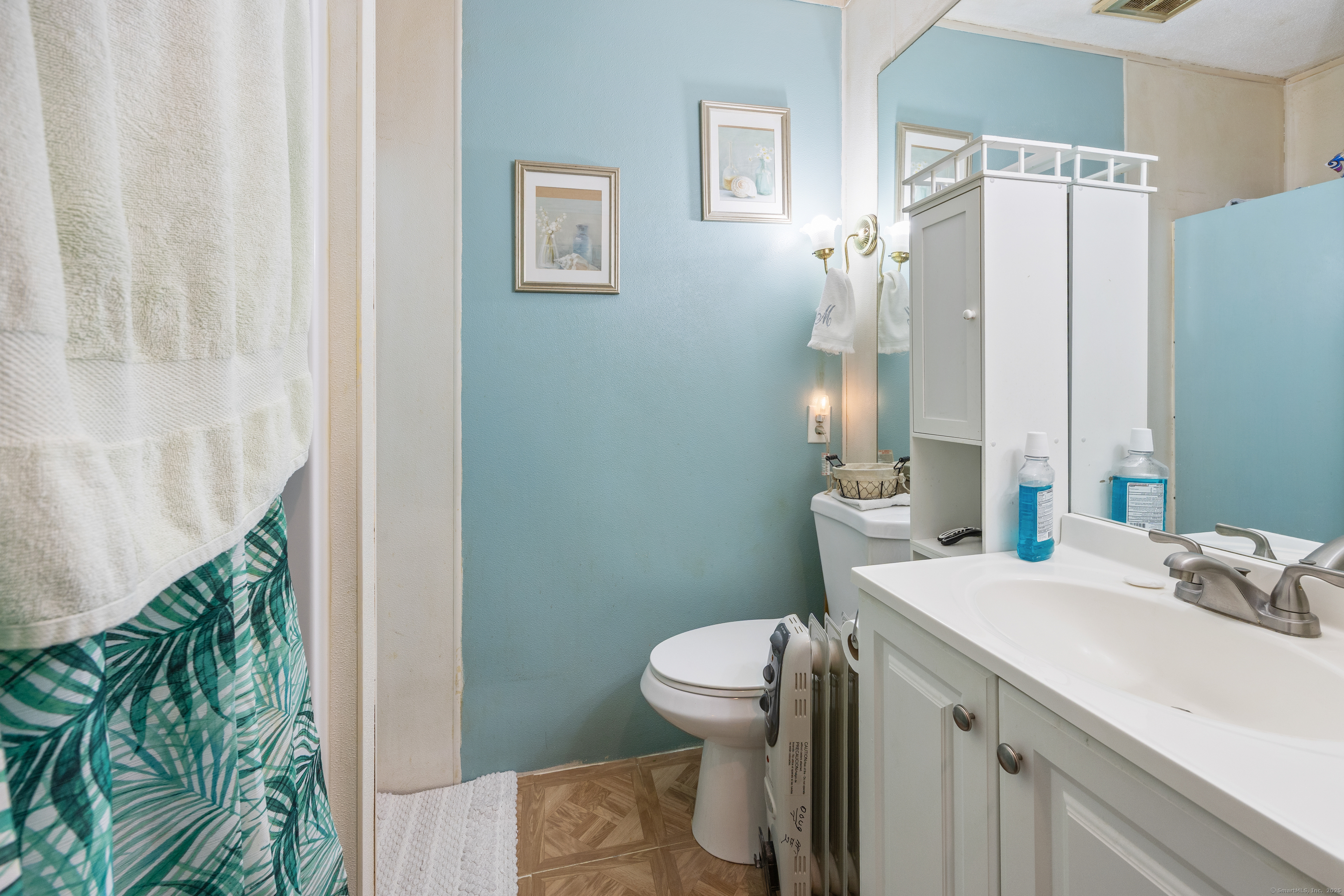 51 Sunbeam, Waterbury, Connecticut 06705