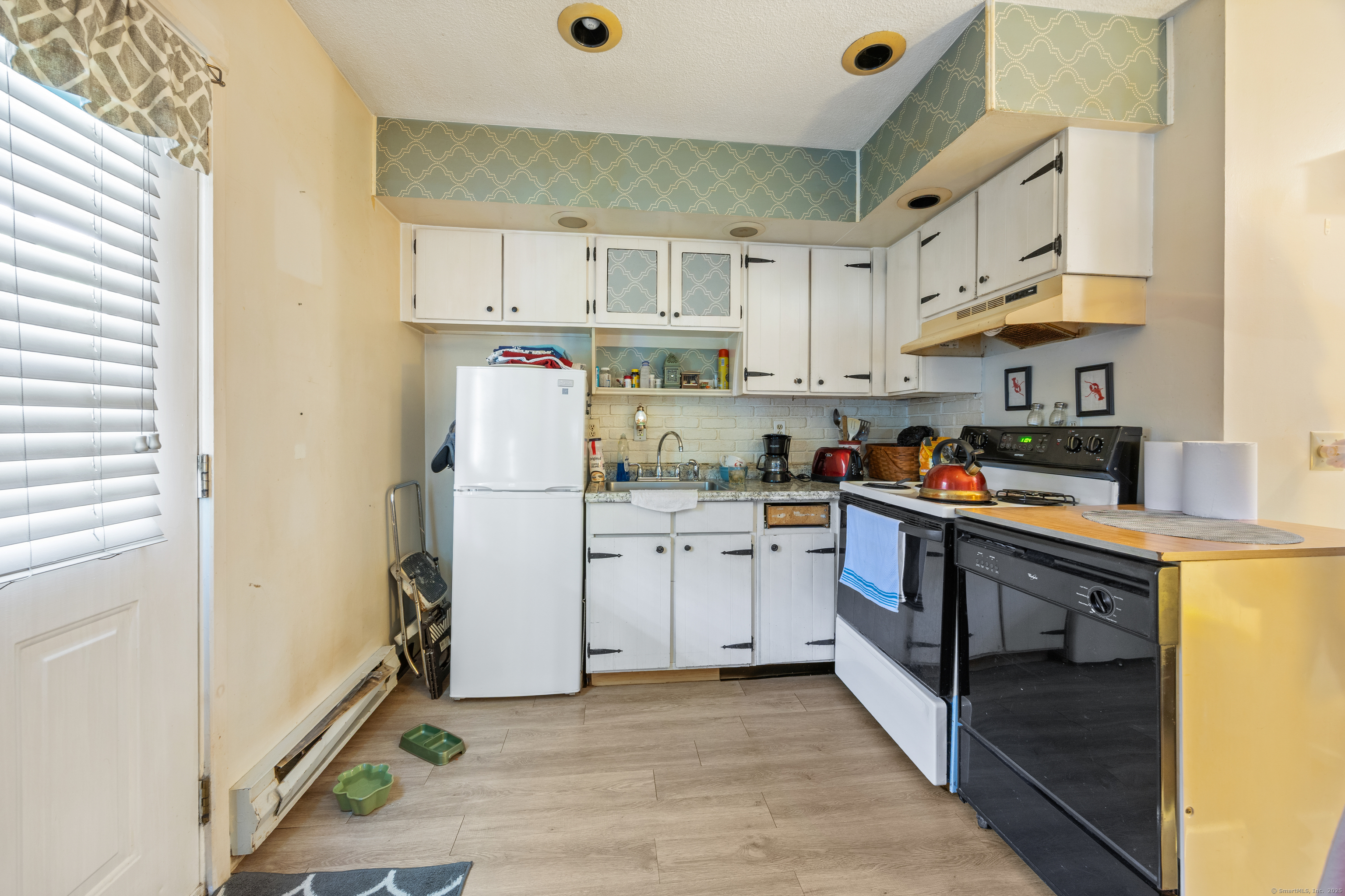 51 Sunbeam, Waterbury, Connecticut 06705