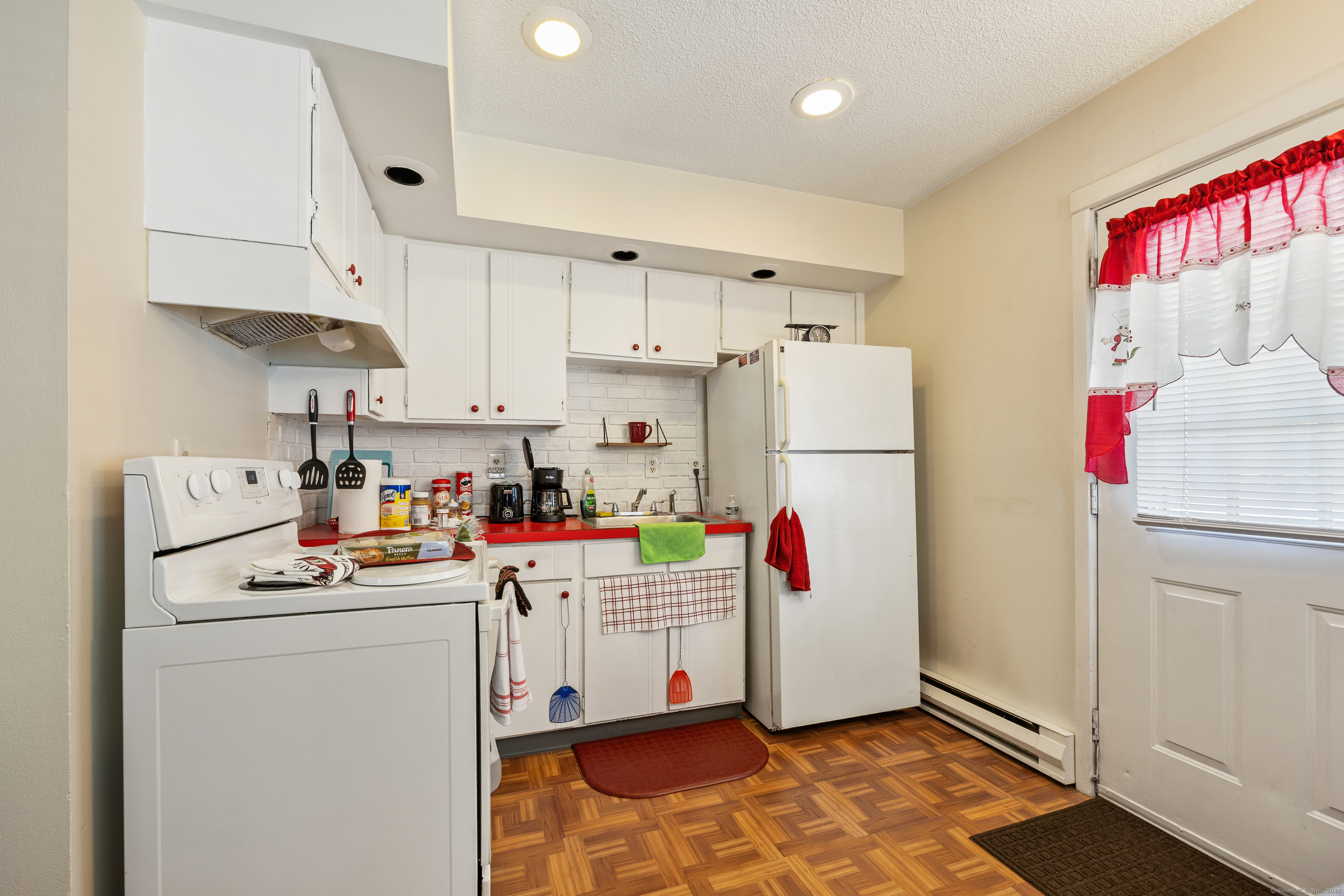 51 Sunbeam, Waterbury, Connecticut 06705