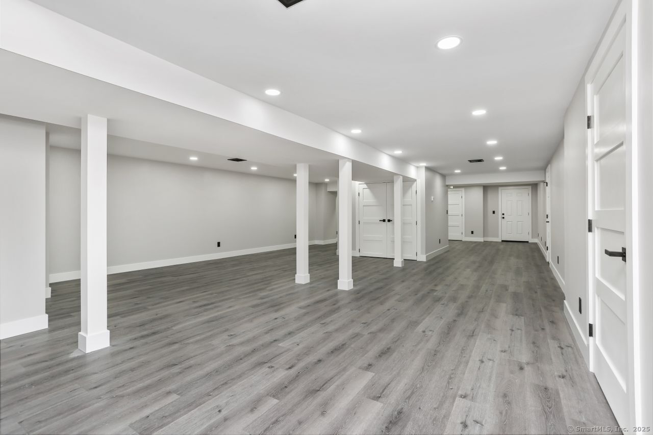 32 Pine Hill, Norwalk, Connecticut 06855